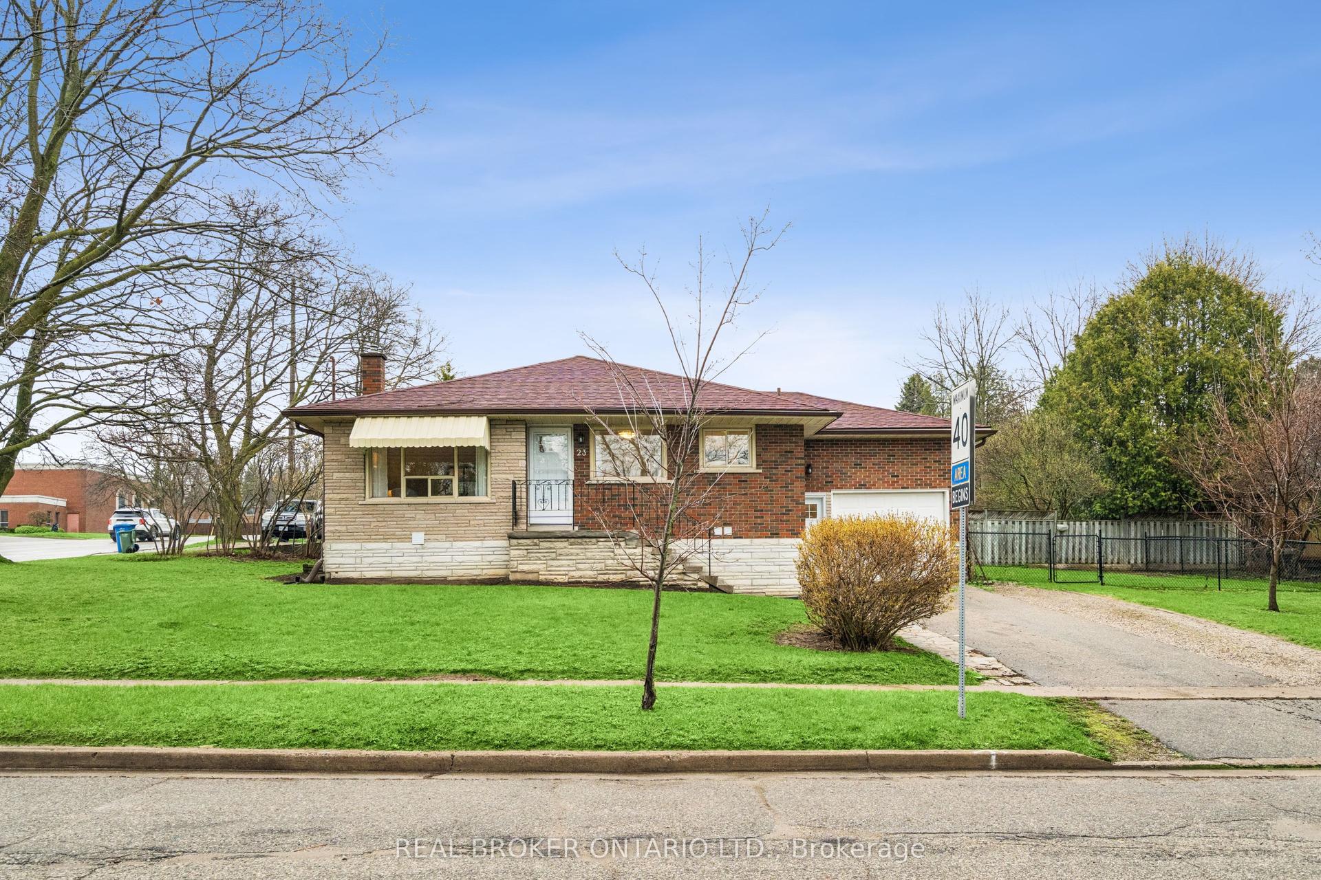 23 Knightswood Boulevard — photo 1