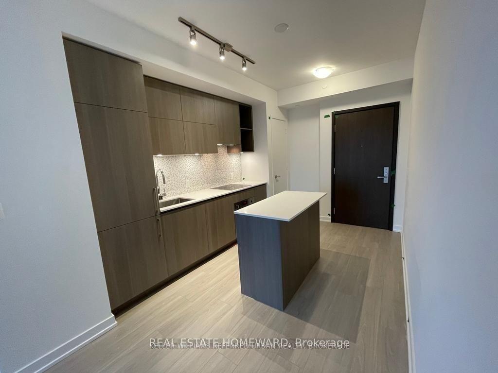 1 Yorkville Avenue 4506 #4506 — photo 1