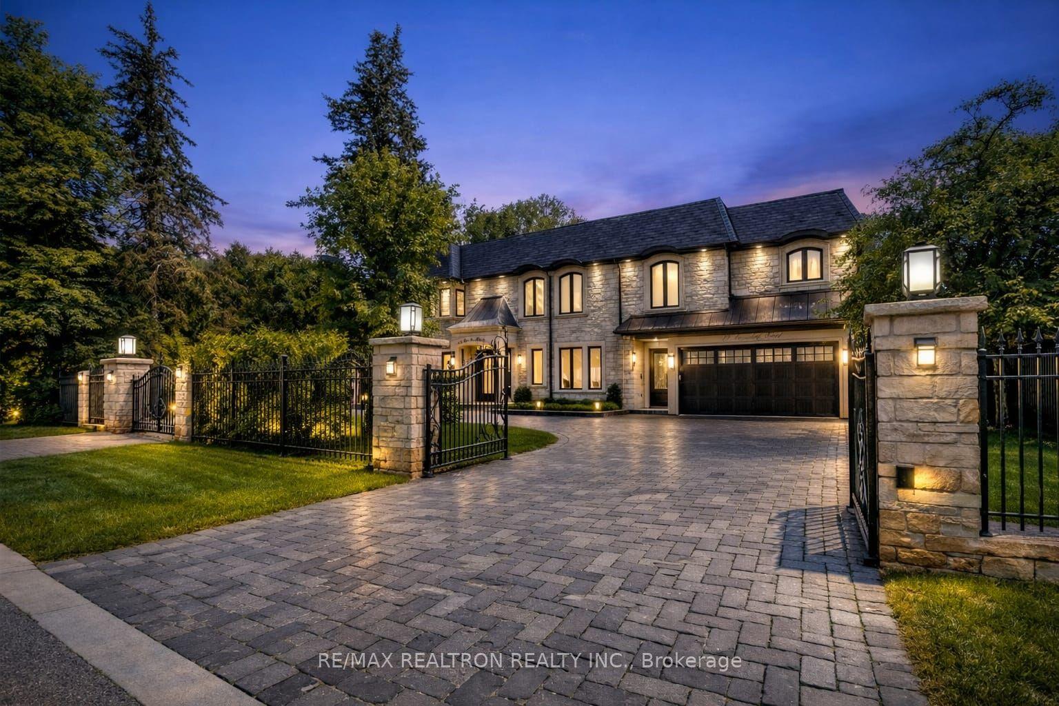27 Laureleaf Road — photo 1