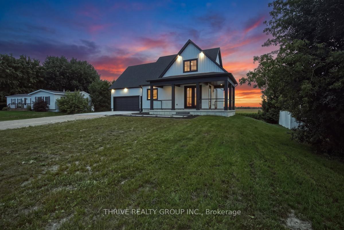 9887 Eric Street, Lambton Shores — Detached for sale, photo 1