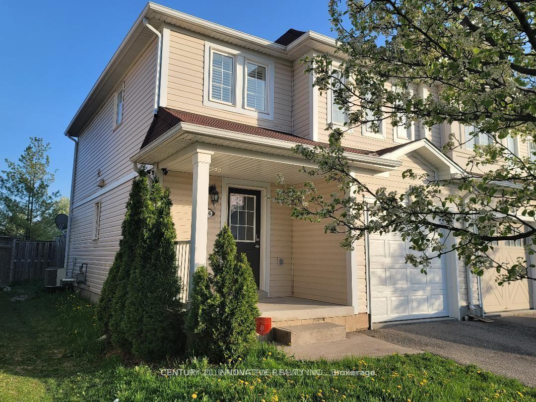 26 Duncan Avenue, Brantford — Townhouse for lease, photo 1