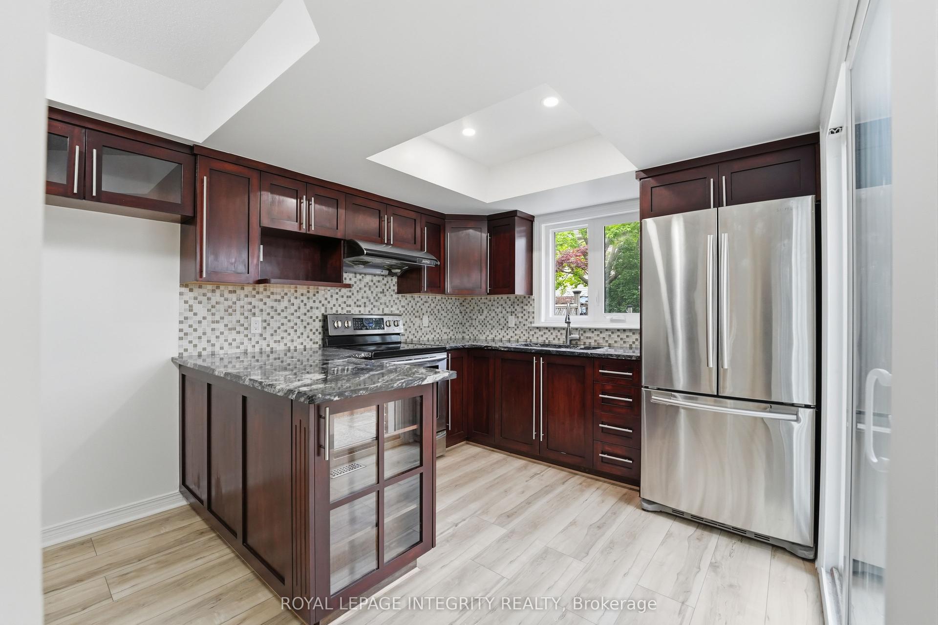 76 Hunterswood Crescent — photo 1