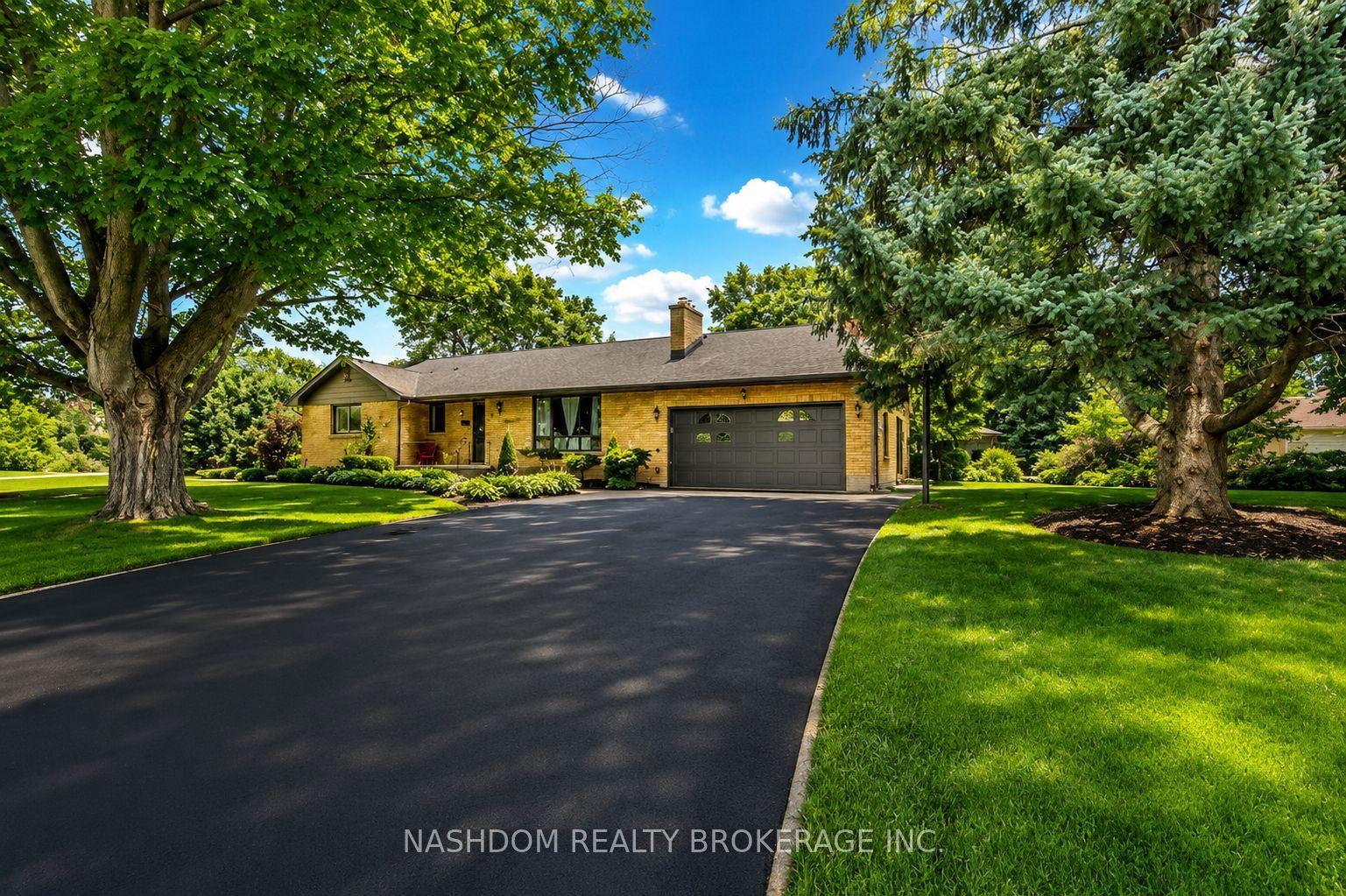 21 EDGAR Drive, London North — Detached for sale, photo 1