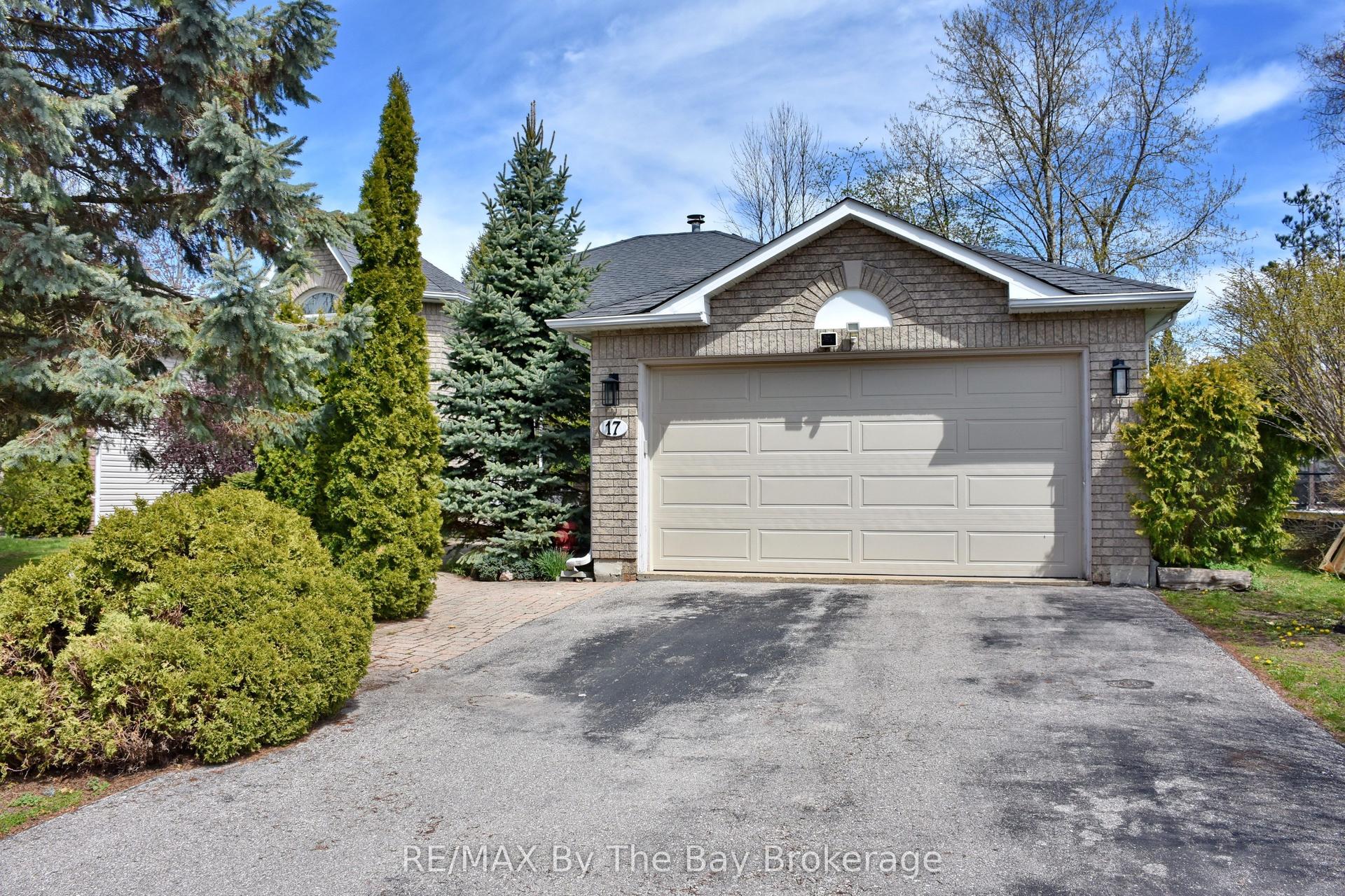 17 Acorn Crescent, Wasaga Beach — Detached for sale, photo 1