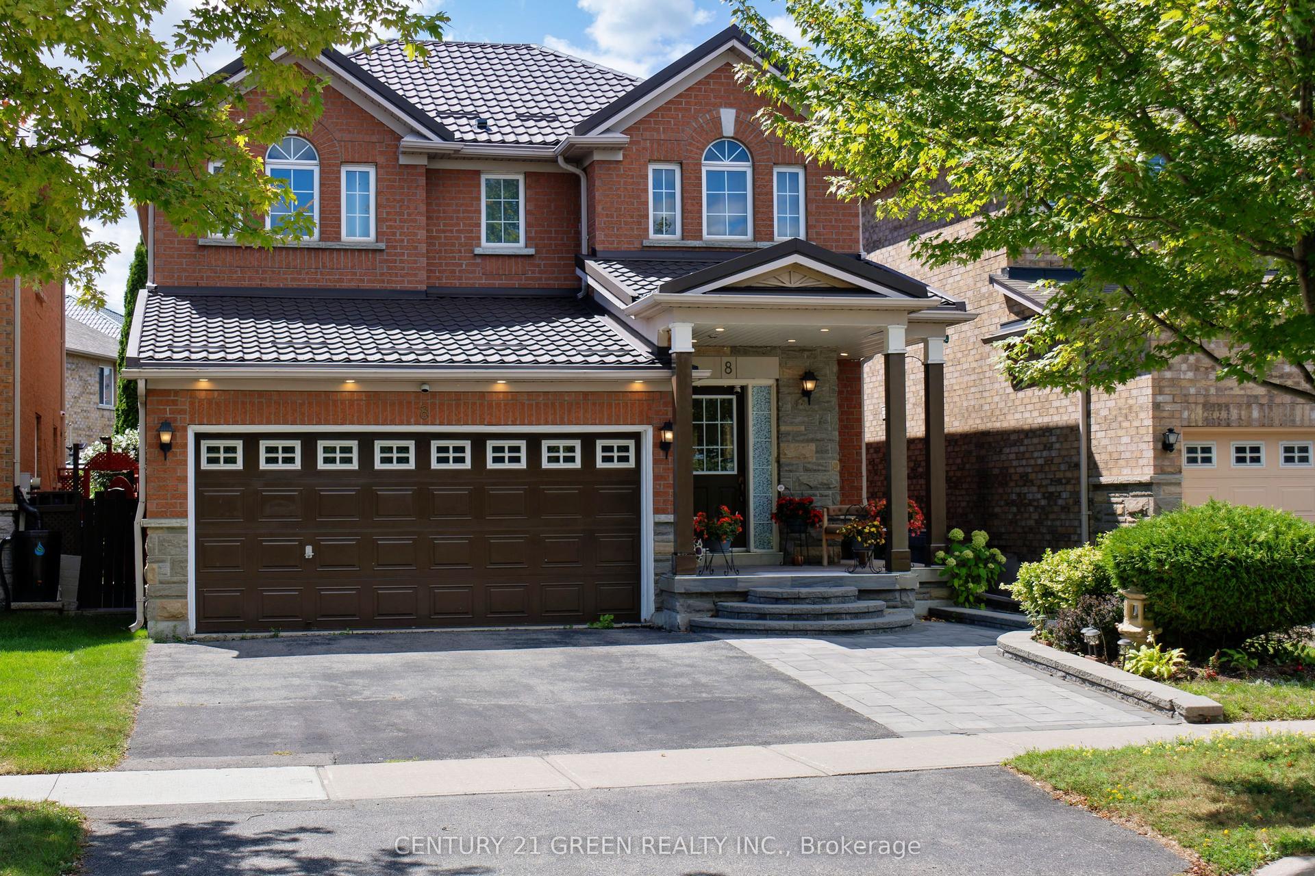 8 Lampman Drive — photo 1