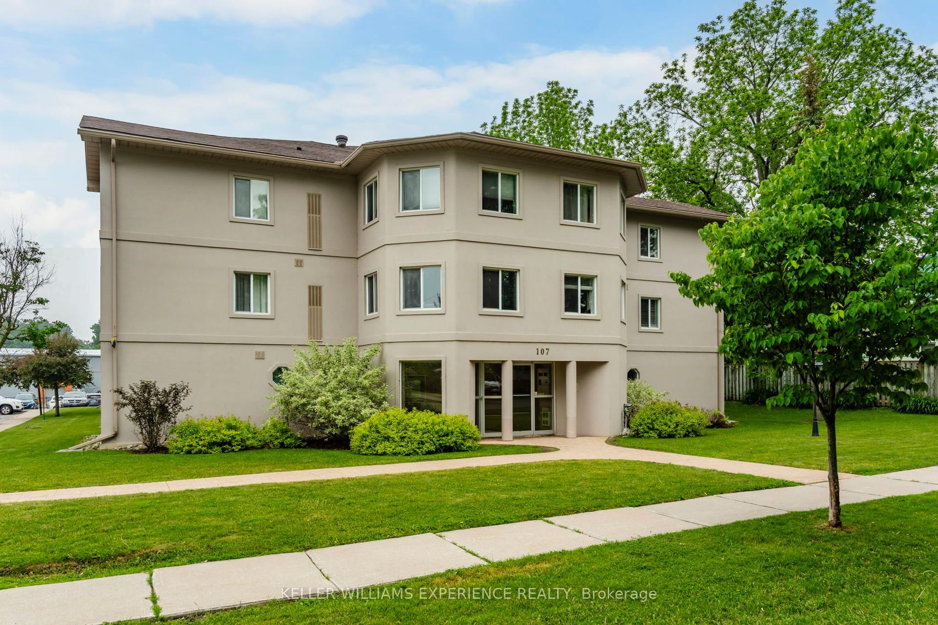 107 Bond Street 208 #208, Orillia — Condo for sale, photo 1