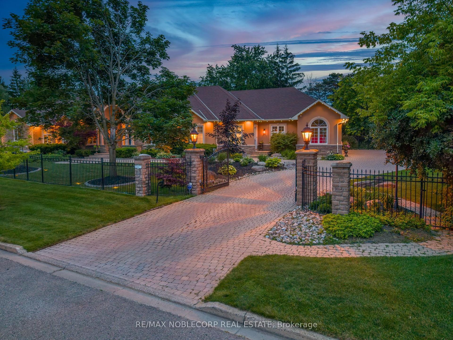 80 Carmichael Crescent, King — Detached for sale, photo 1