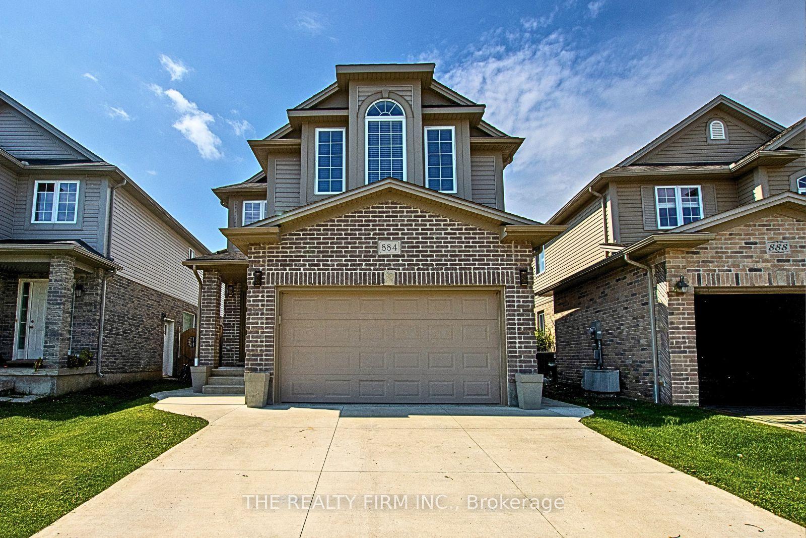 884 Reeves Avenue — photo 1