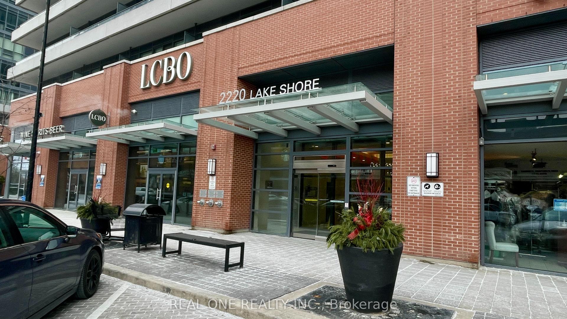 2220 Lake Shore Boulevard W 809 #809 — photo 1