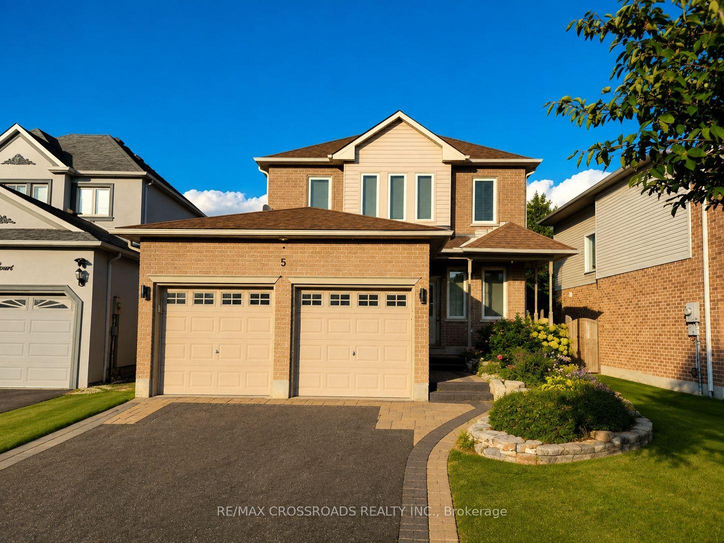5 Robert Correll Court, Whitby — Detached for lease, photo 1