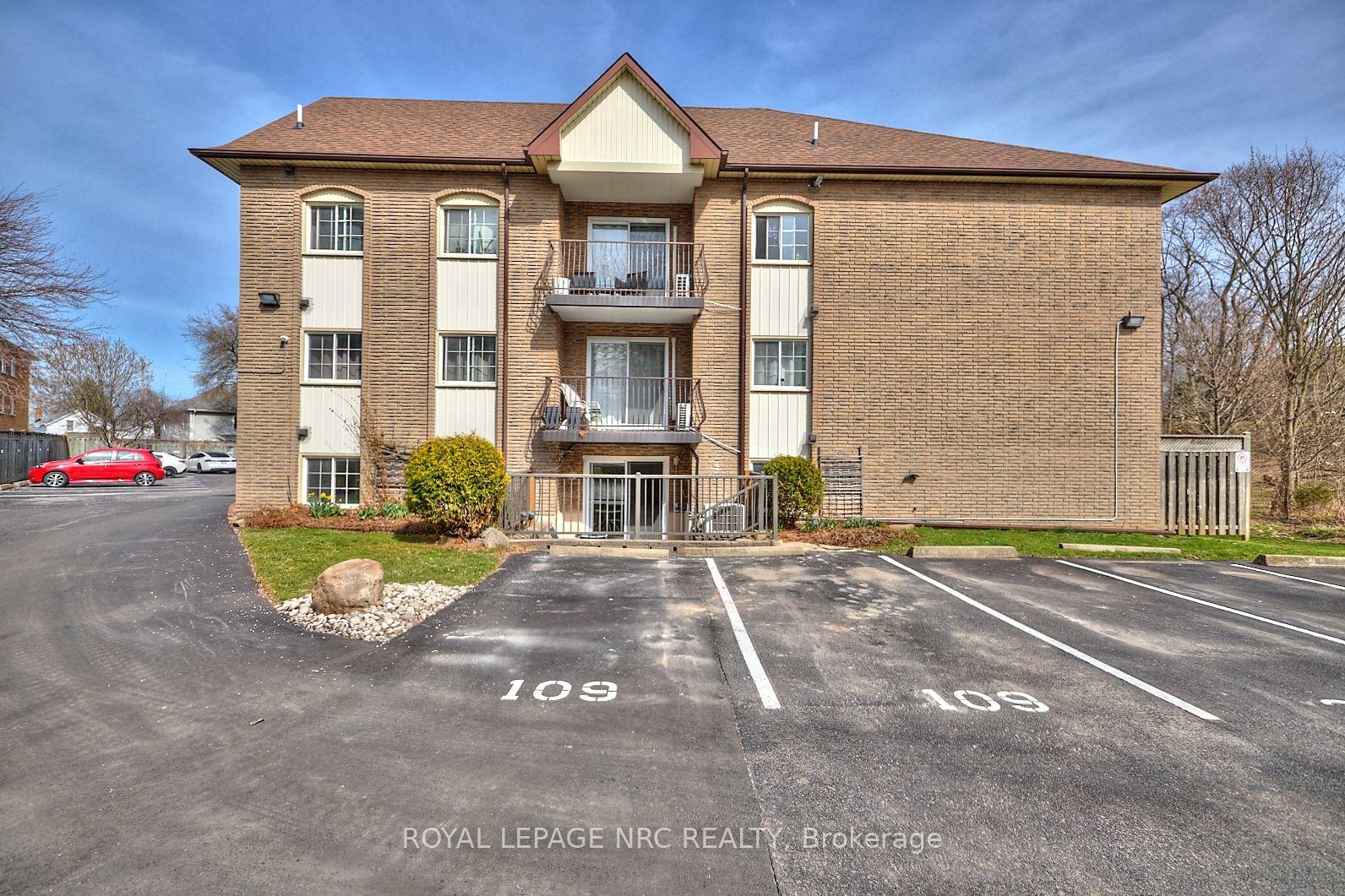 20 John Street 109 #109, Grimsby — Condo for sale, photo 1
