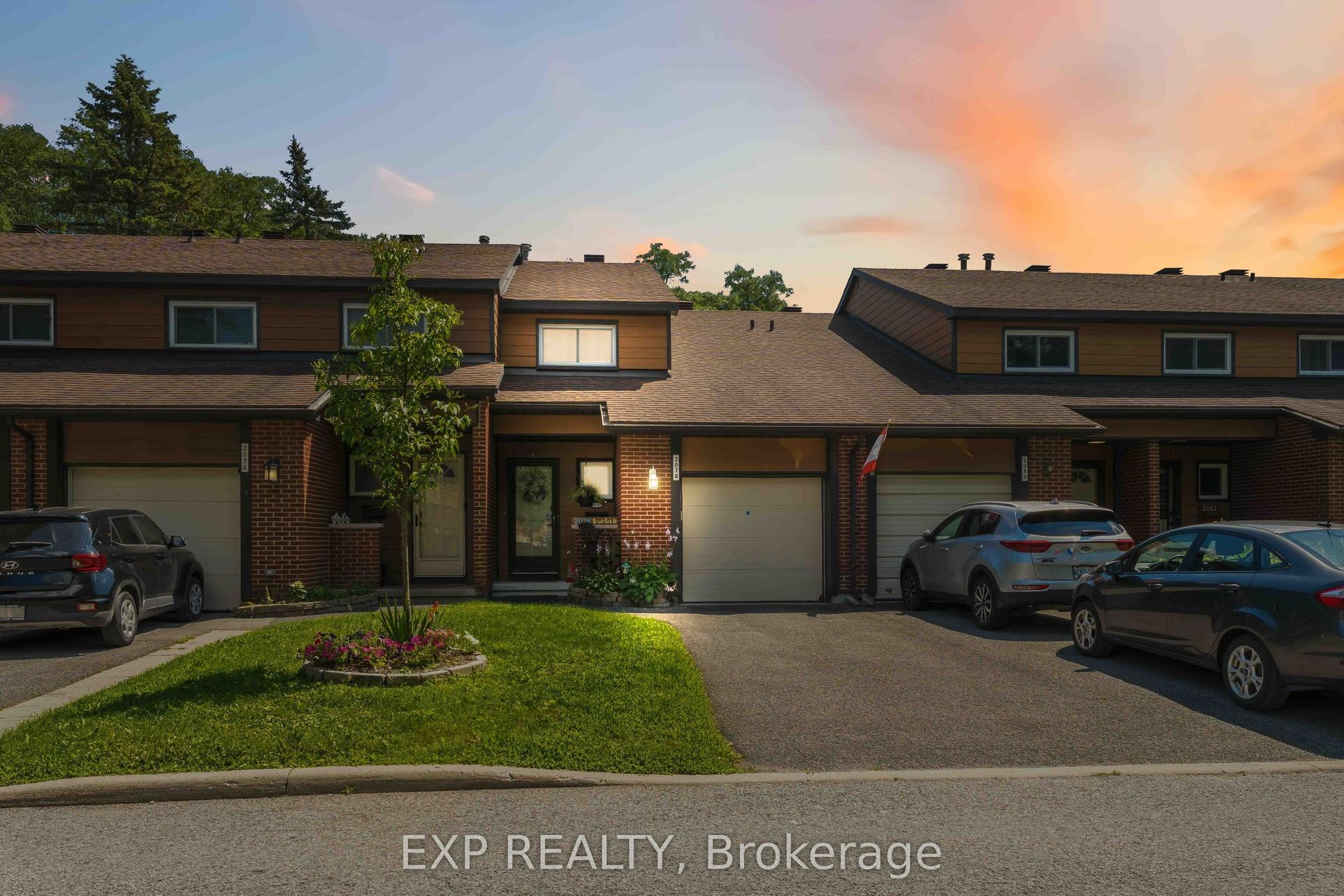 2078 Orient Park Drive 52 #52, Blackburn Hamlet — Condo Town for sale, photo 1