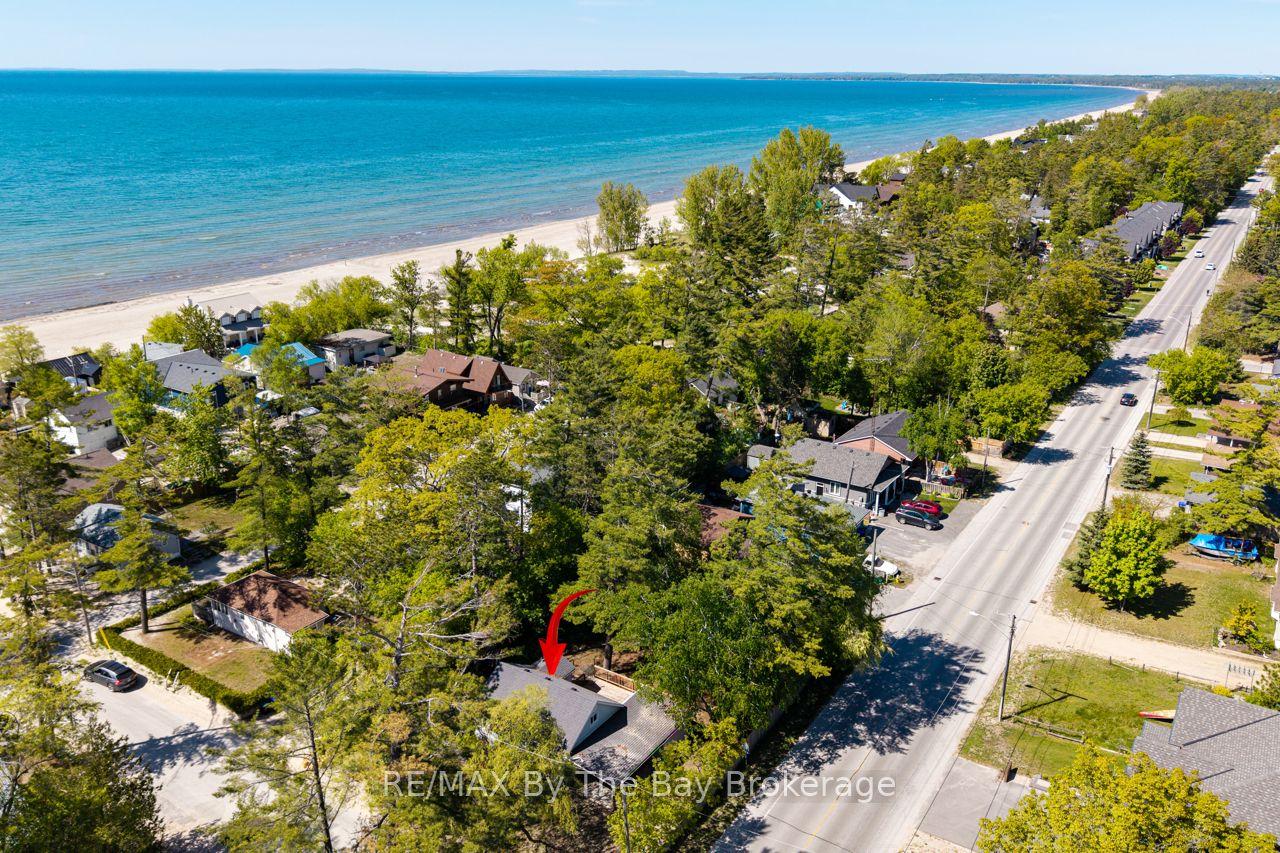 33 17th Street N, Wasaga Beach — Detached for sale, photo 1