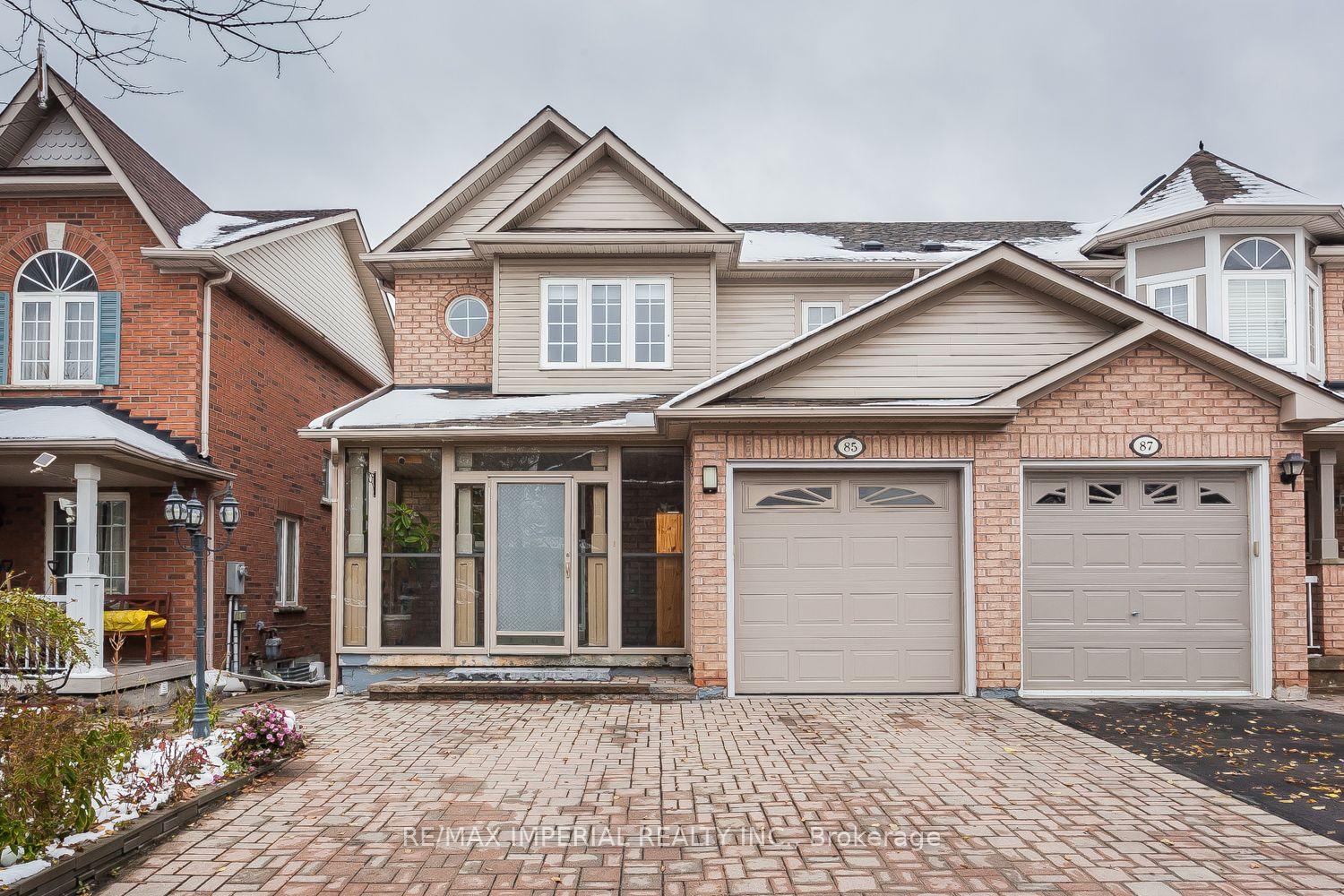 85 NE Maple Ridge Crescent E — photo 1
