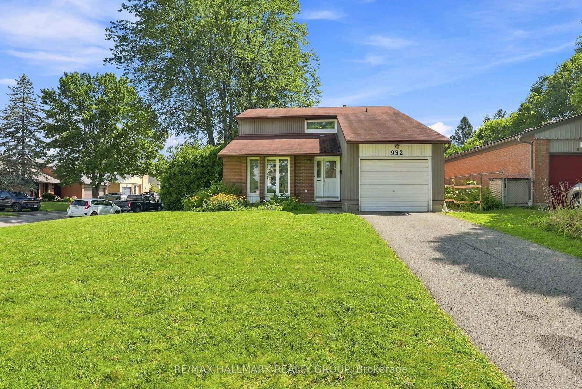 932 Beauclaire Drive, Orleans - Convent Glen and Area — Detached for sale, photo 1