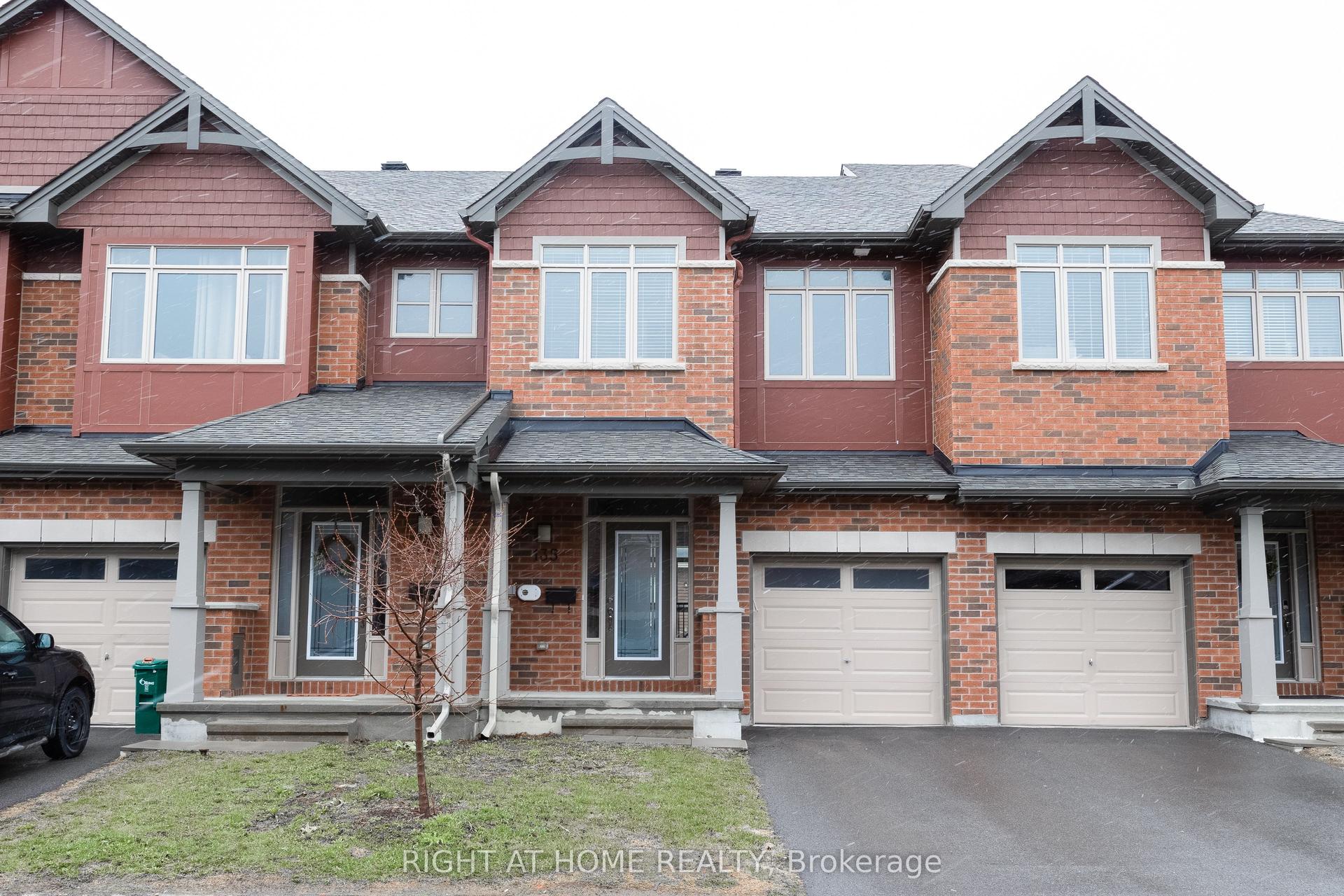 135 OVERBERG Way — photo 1