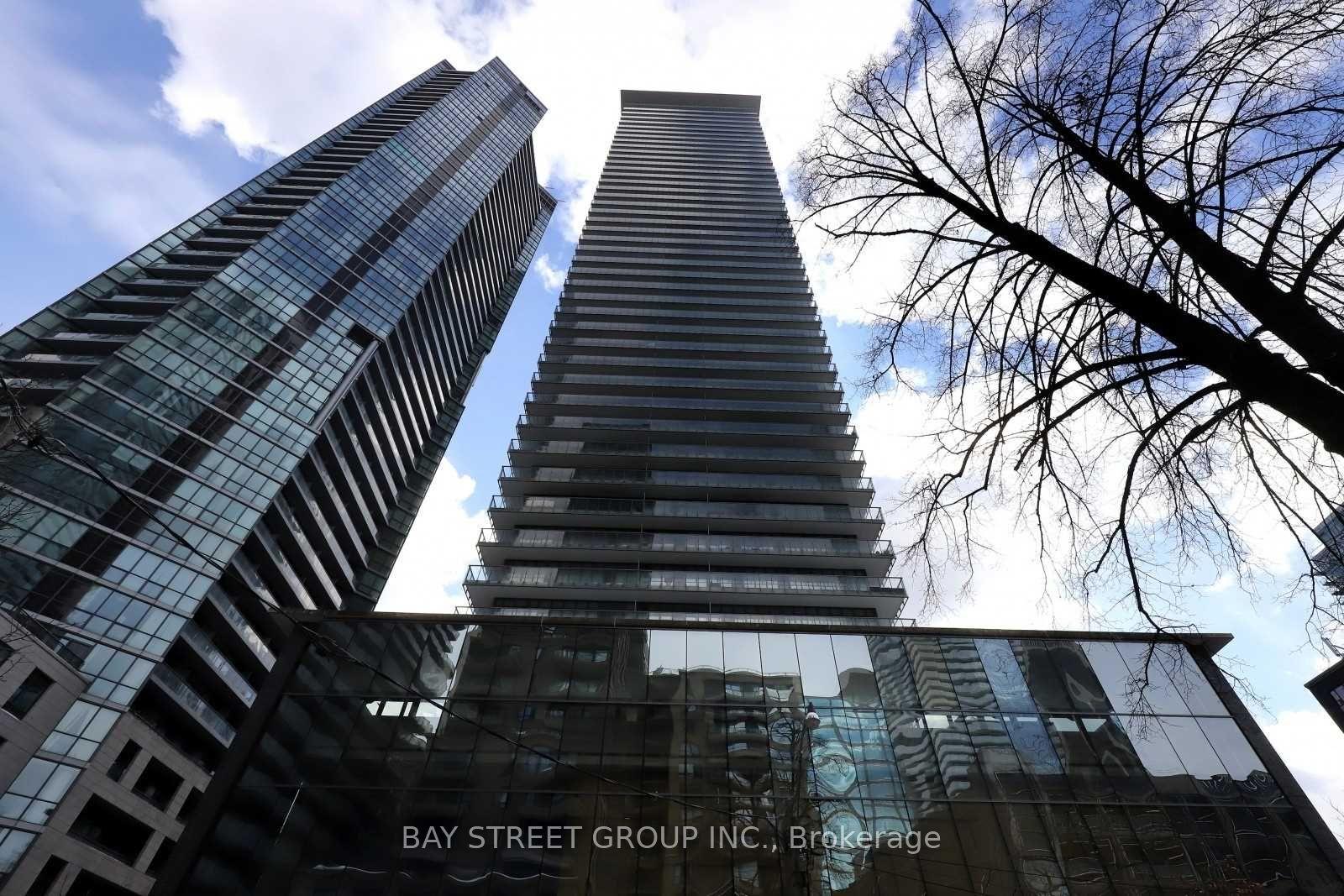 33 Charles Street E 907 #907 — photo 1