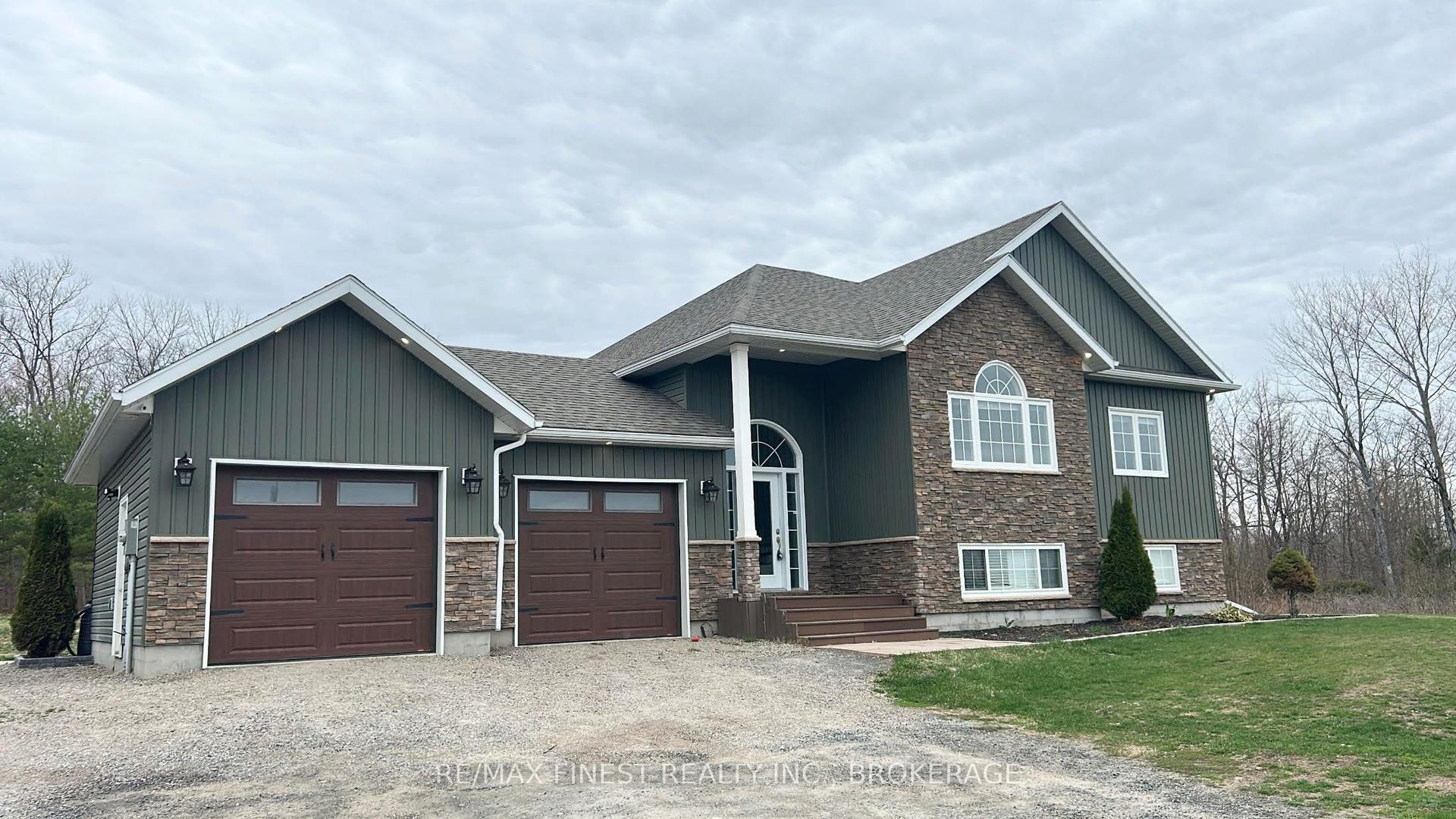 1557 Long Lake Road — photo 1
