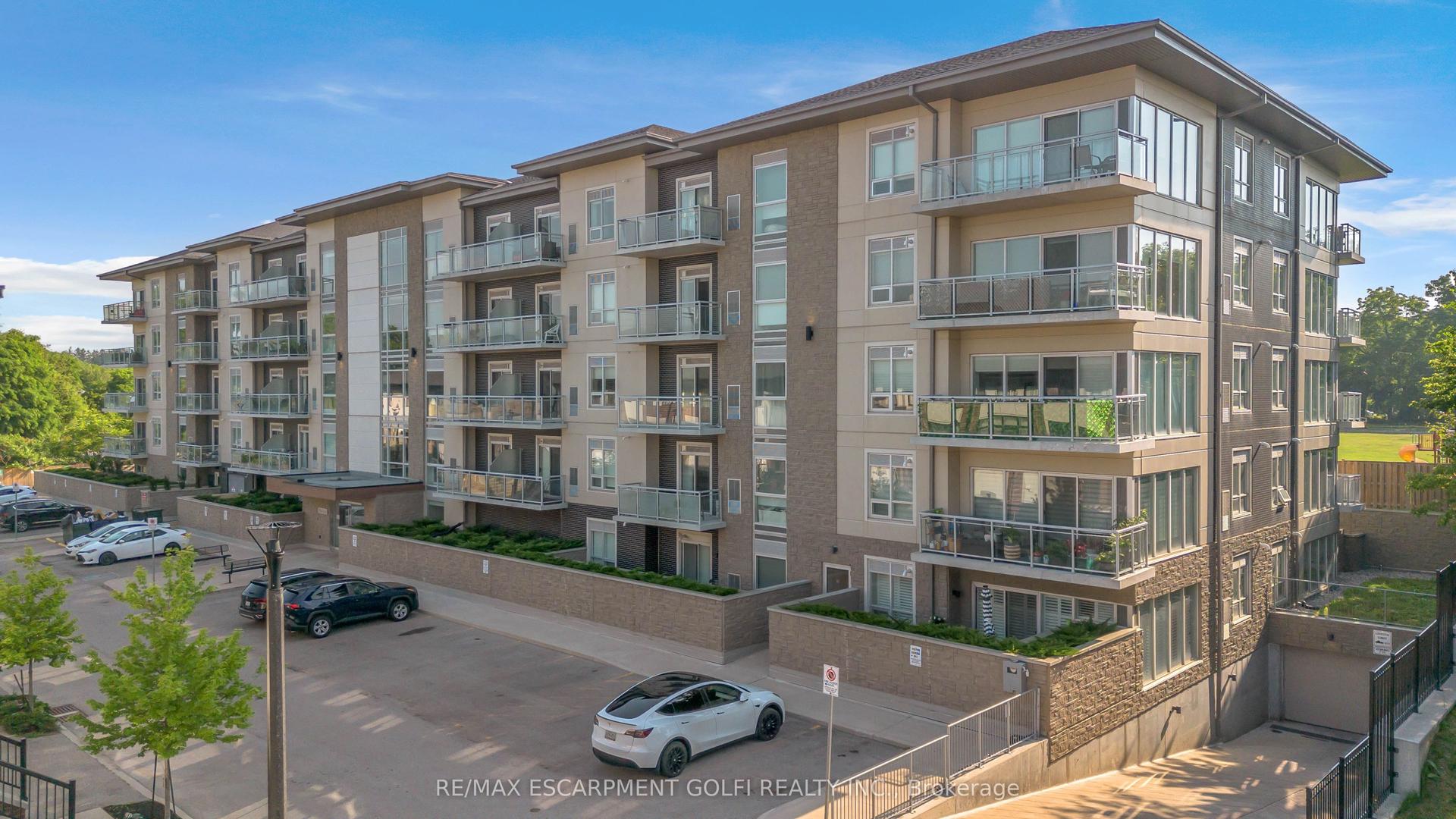 16 Markle Crescent 208 #208, Hamilton — Condo for sale, photo 1