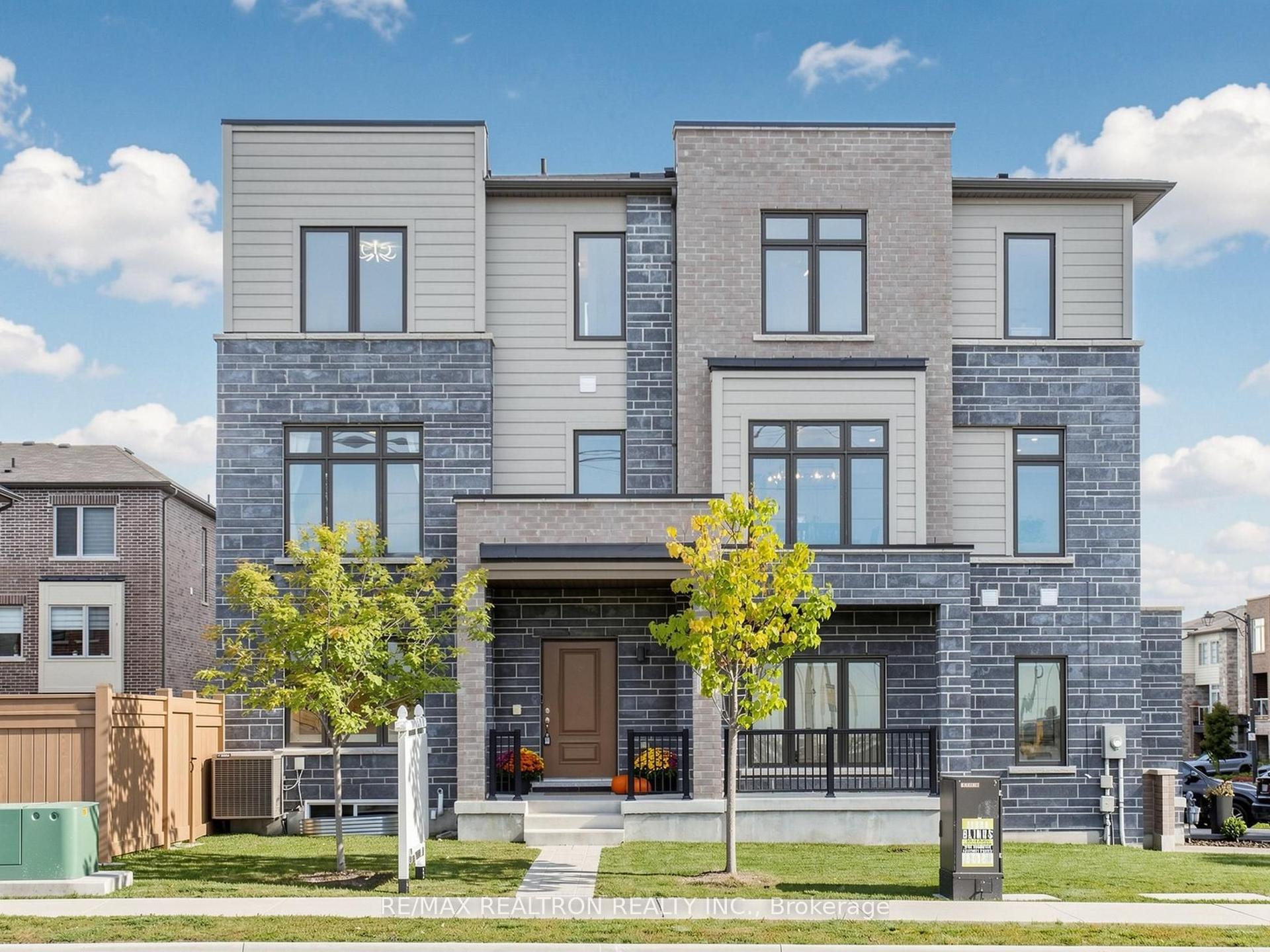 175 William Booth Avenue, Newmarket — Townhouse for sale, photo 1