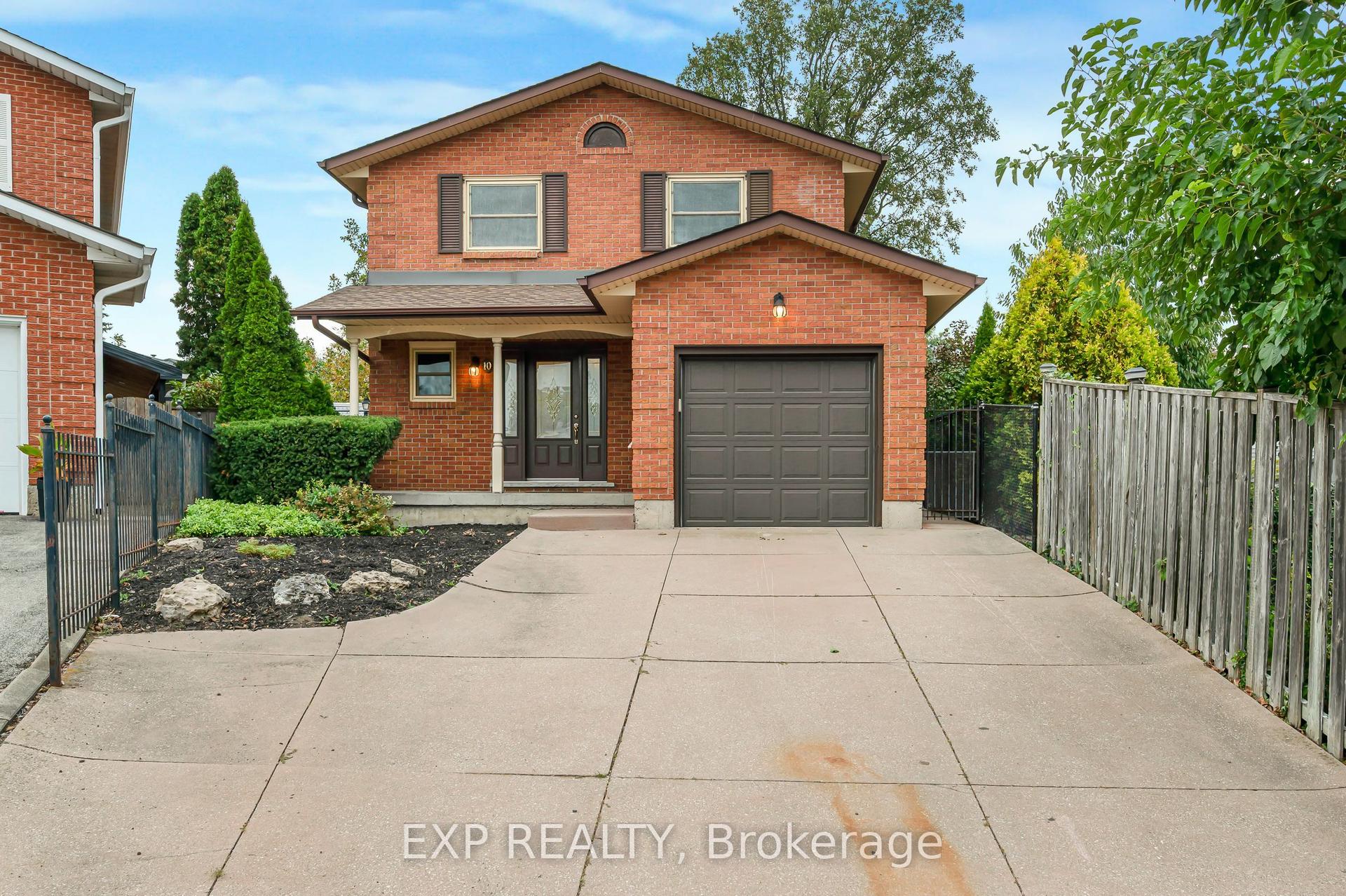 10 Donegel Place, Hamilton — Detached for lease, photo 1