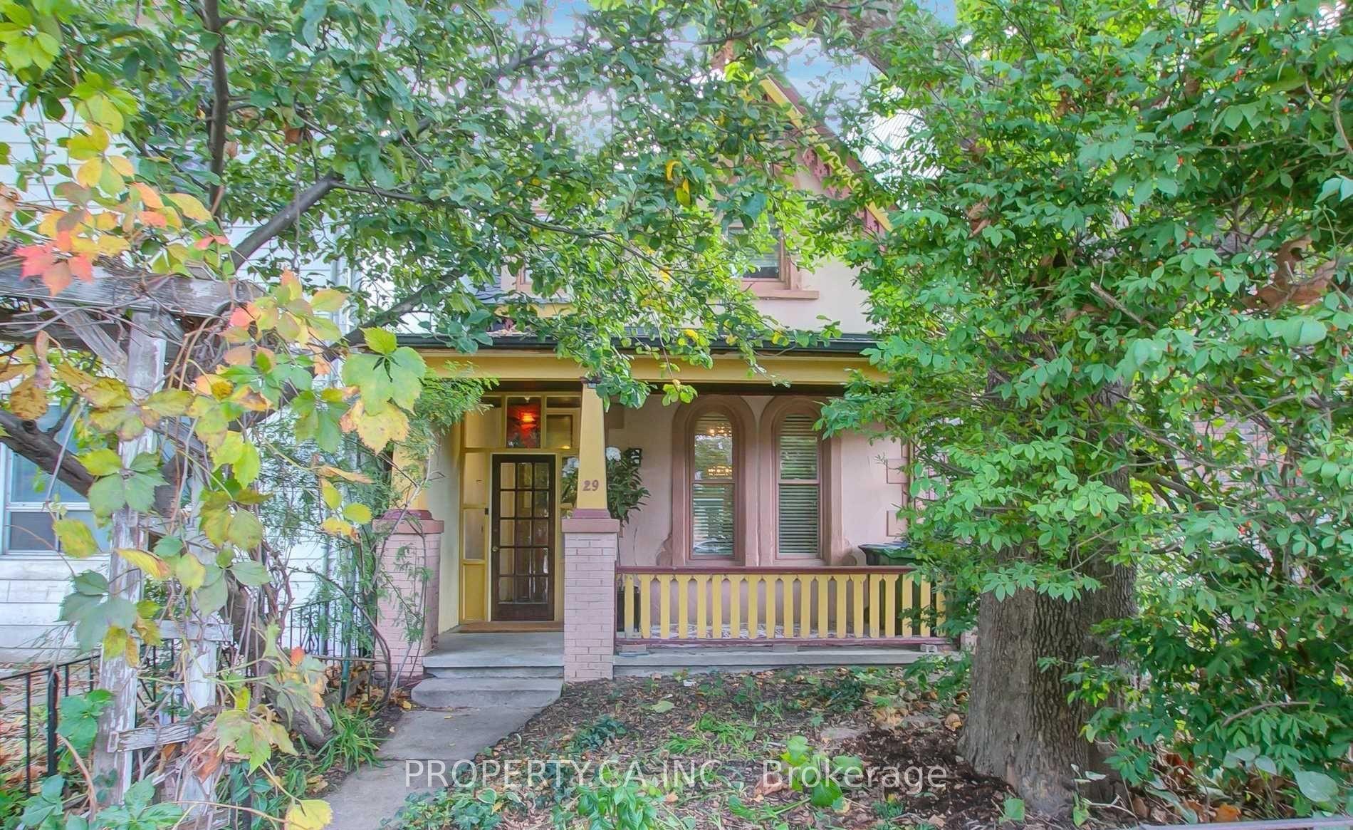 29 Lippincott Street, Toronto — Detached for lease, photo 1