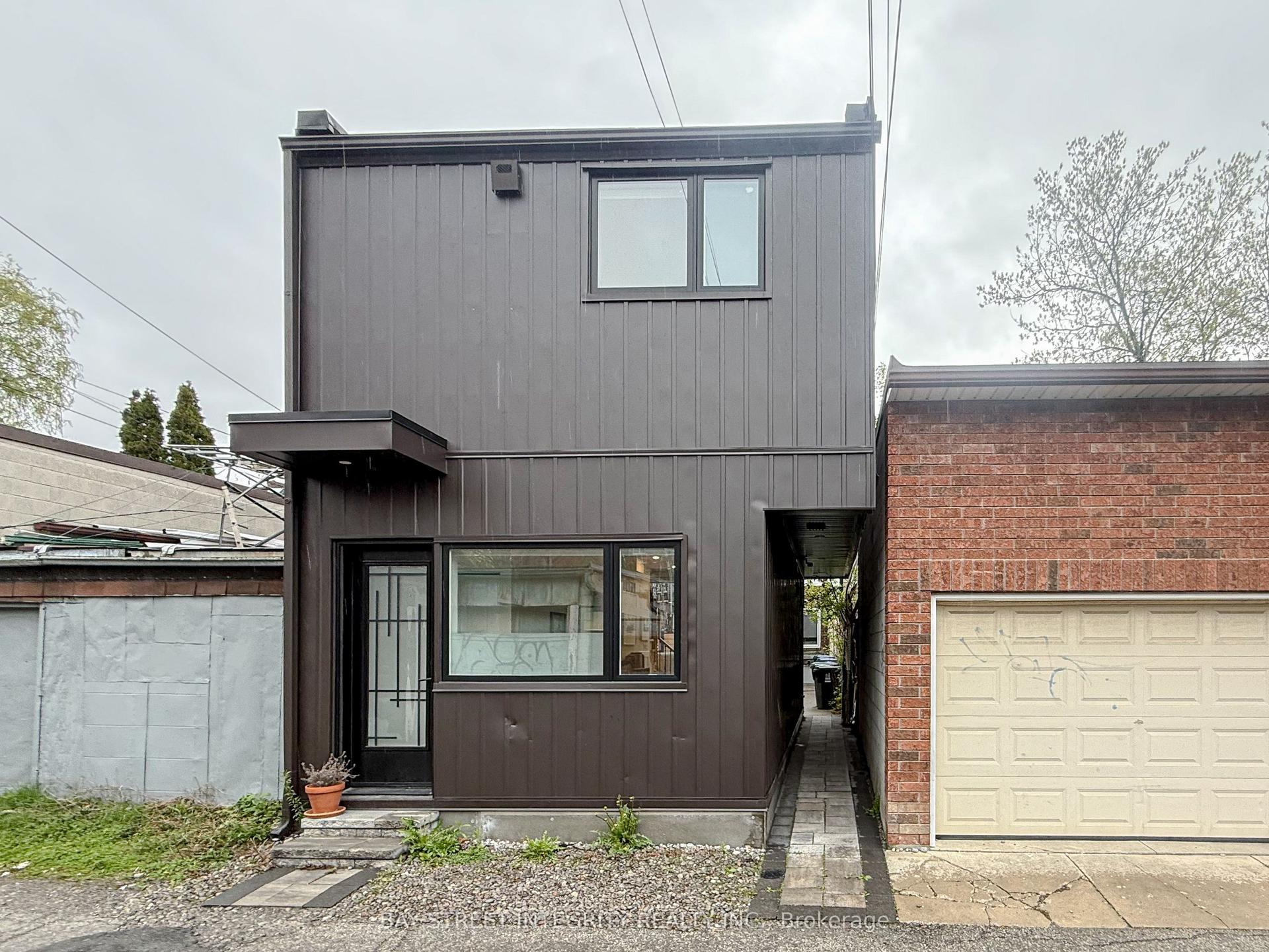 598 Crawford Street Laneway #Laneway — photo 1
