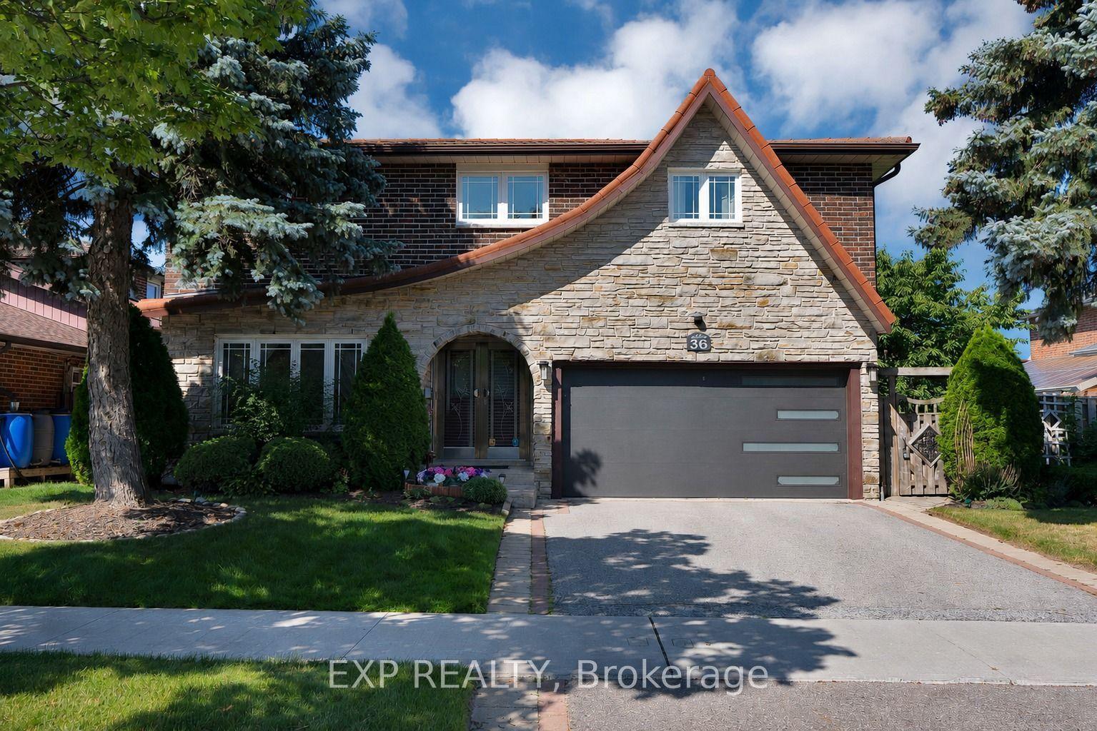 36 Cleethorpes Boulevard, Toronto — Detached for sale, photo 1