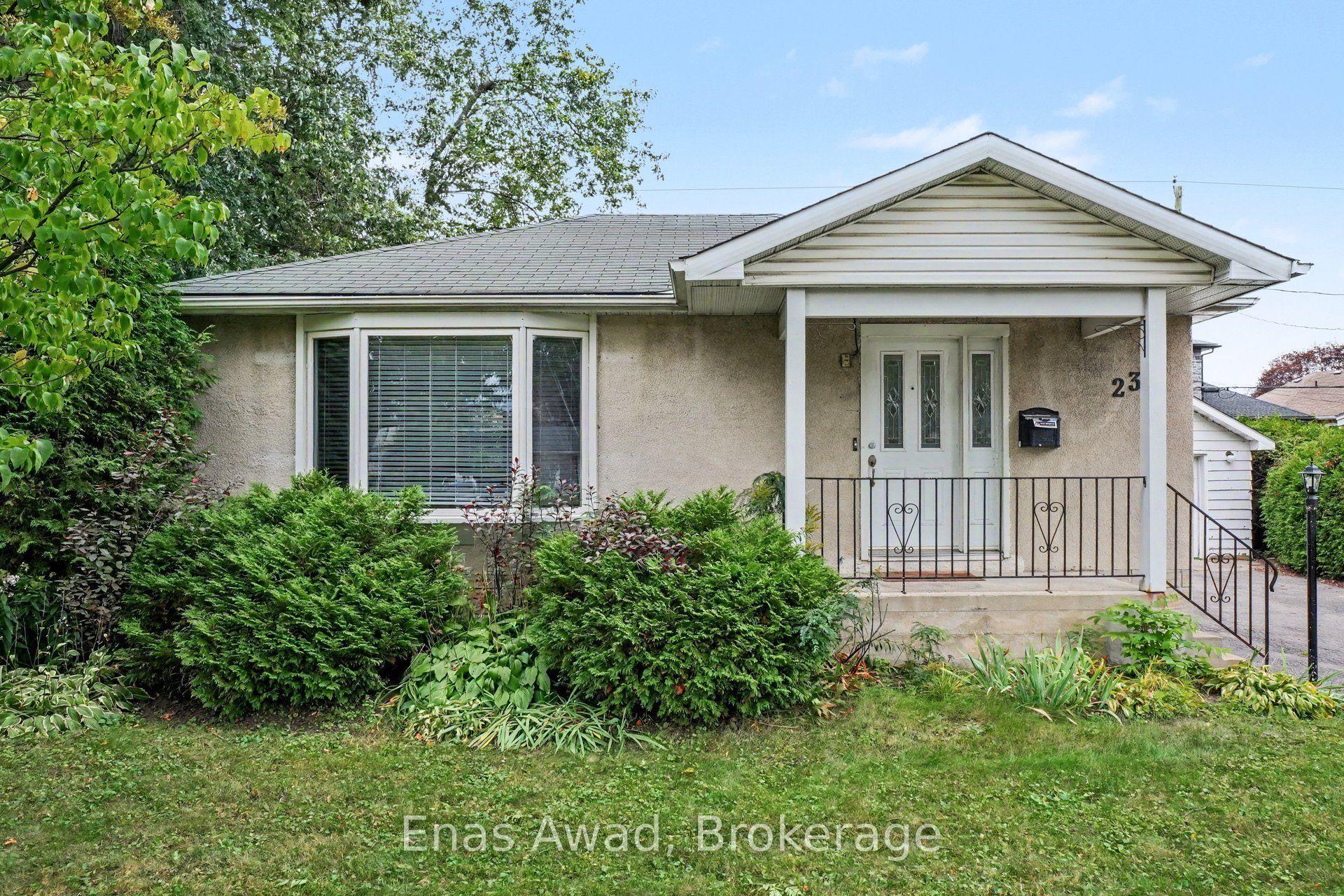 23 Meadowlands Drive W, Meadowlands - Crestview and Area — Detached for lease, photo 1