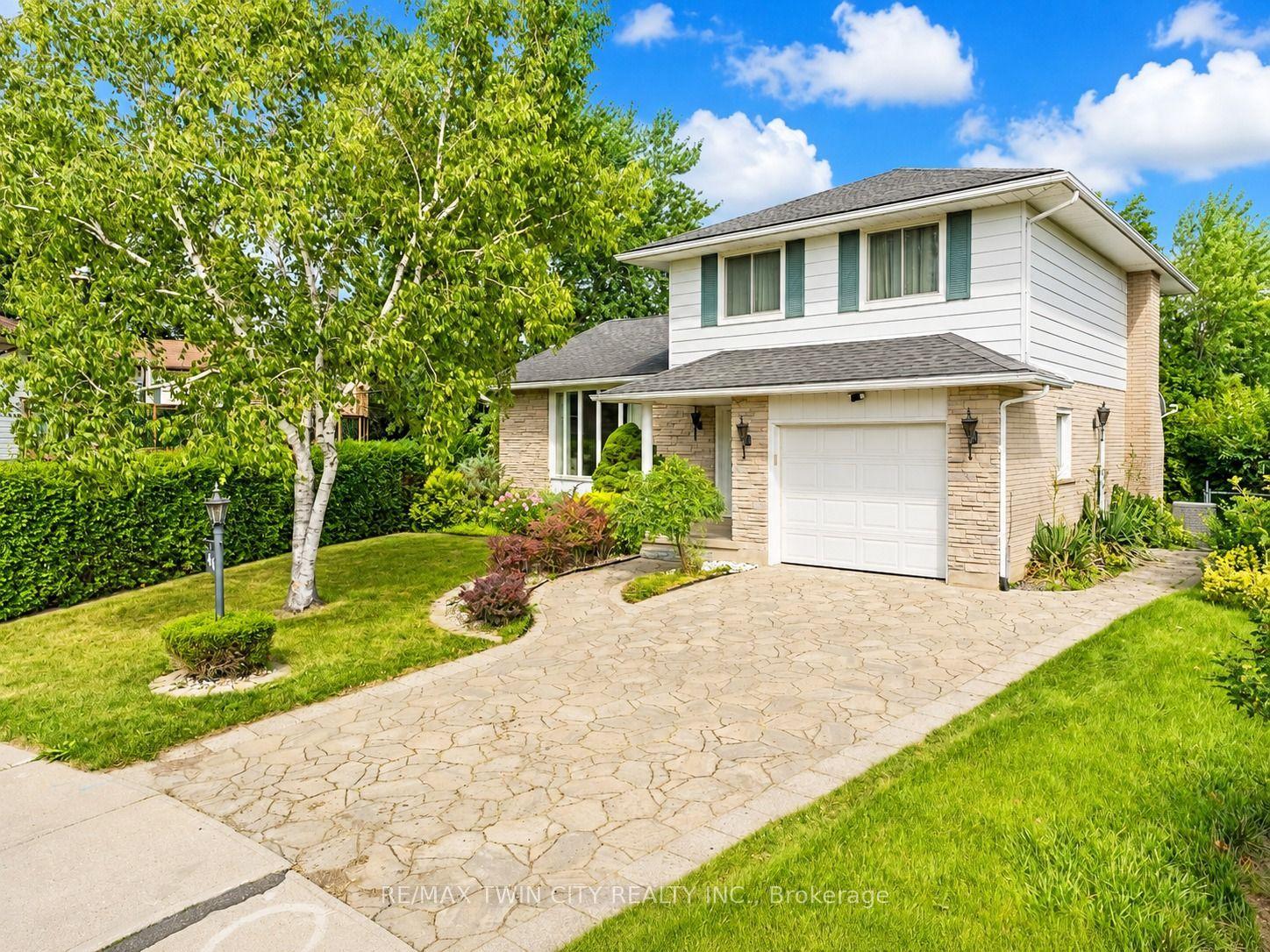 46 Lombardy Court, Kitchener — Detached for sale, photo 1