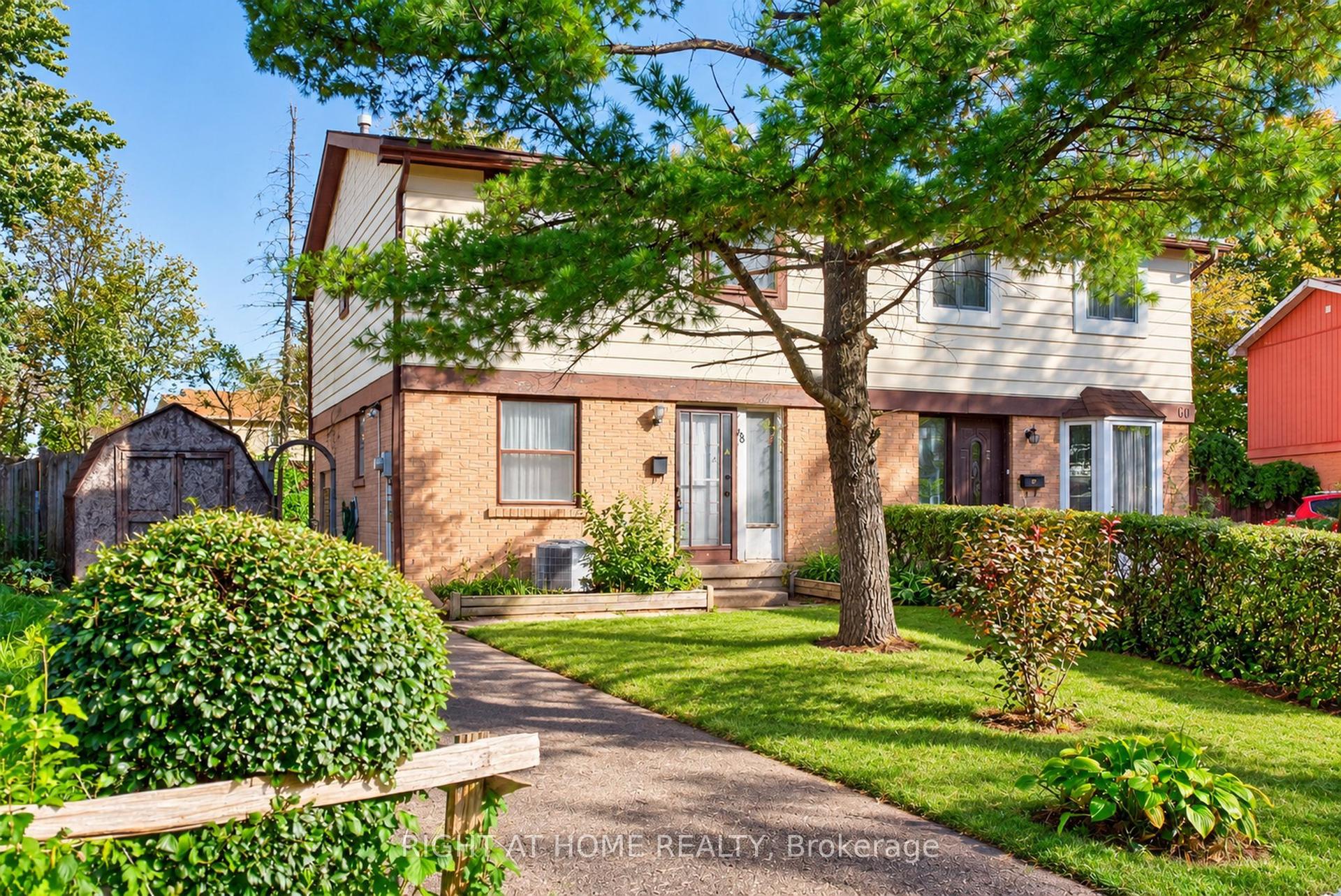 68 Trott Square, Toronto — Semi-Detached for sale, photo 1