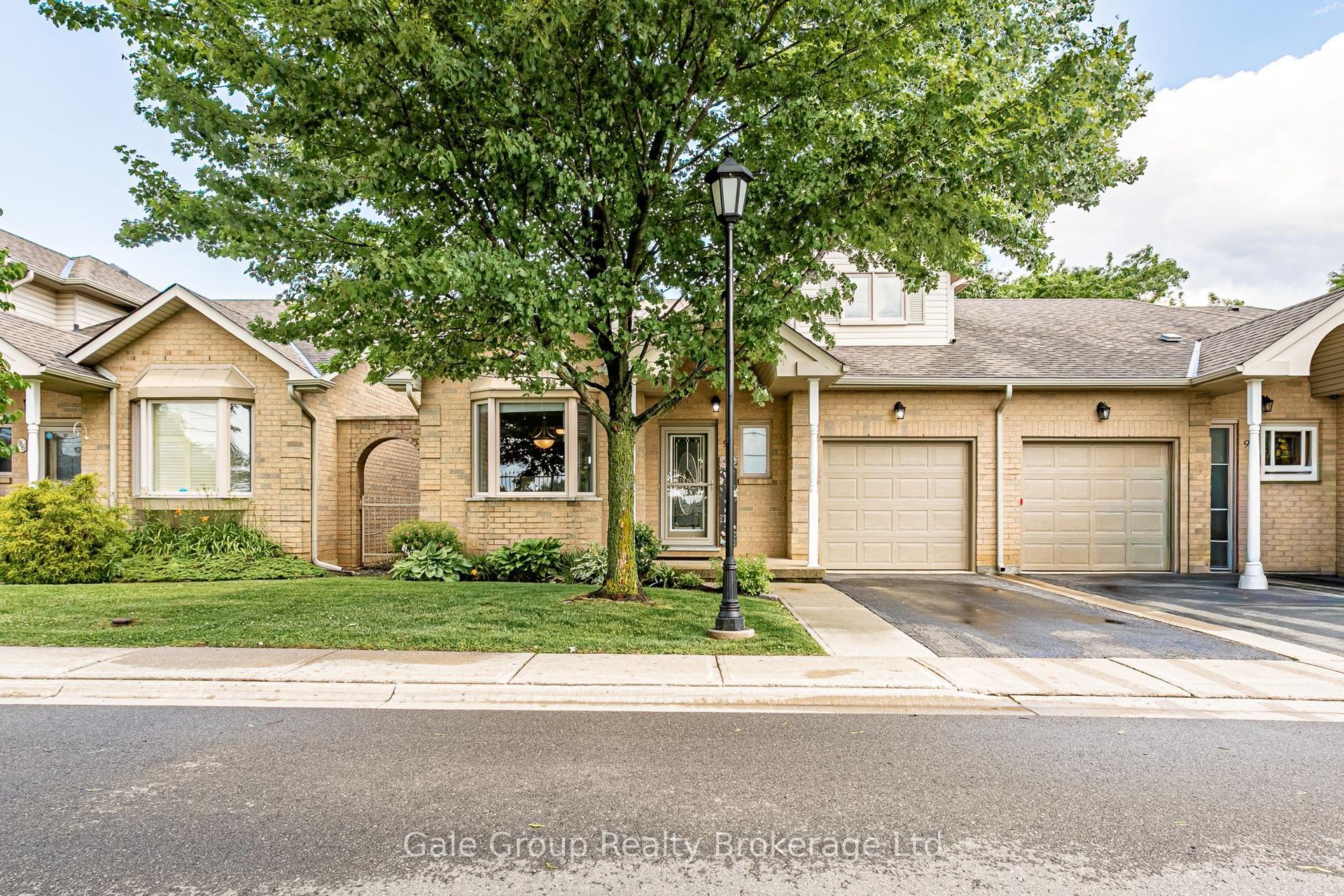 94 Greentrail Drive, Hamilton — Condo Town for sale, photo 1