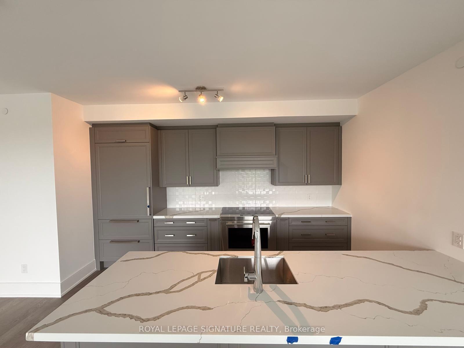 2452 Bloor Street W 321 #321, Toronto — Condo for lease, photo 1