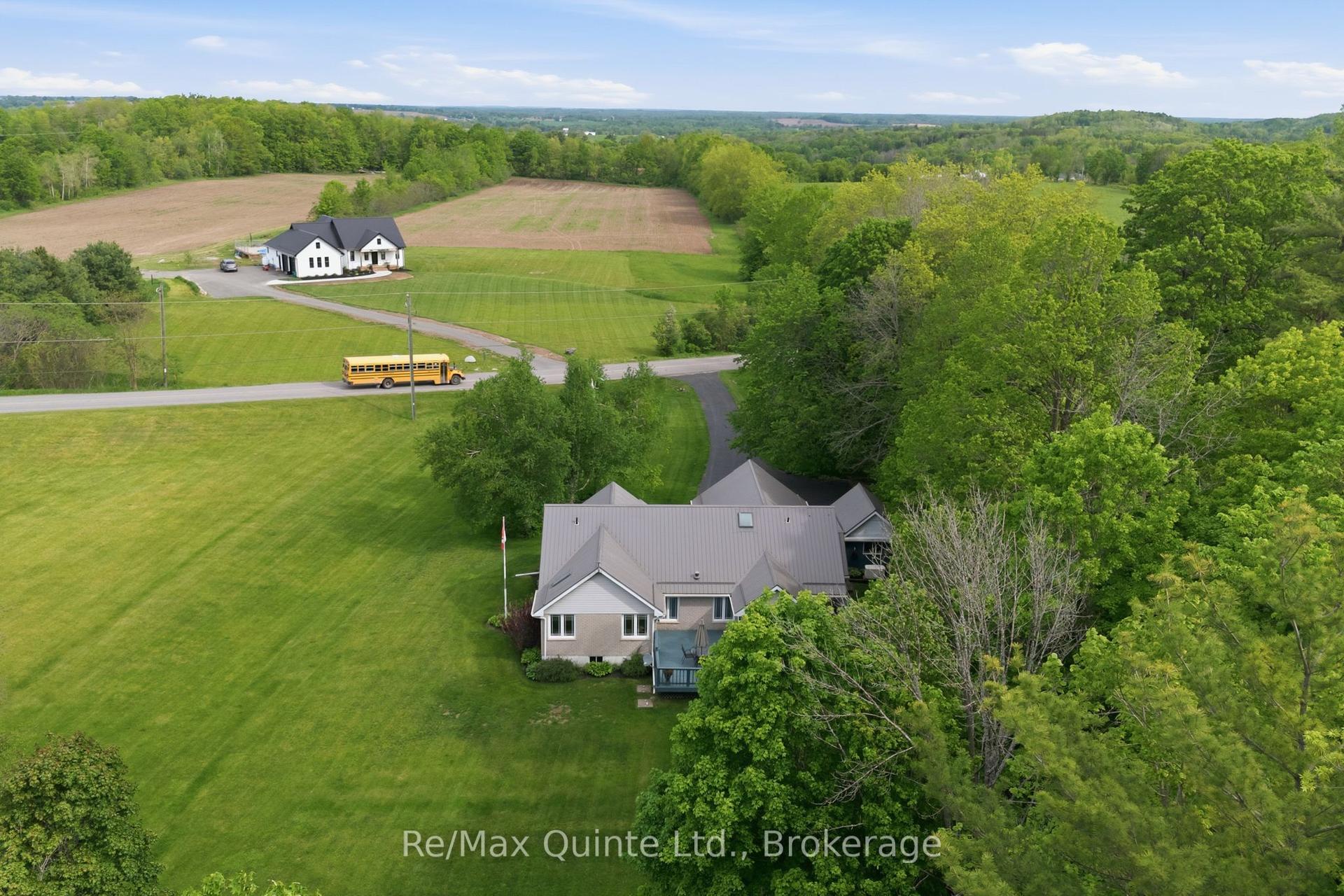 302 Clearview Road — photo 1