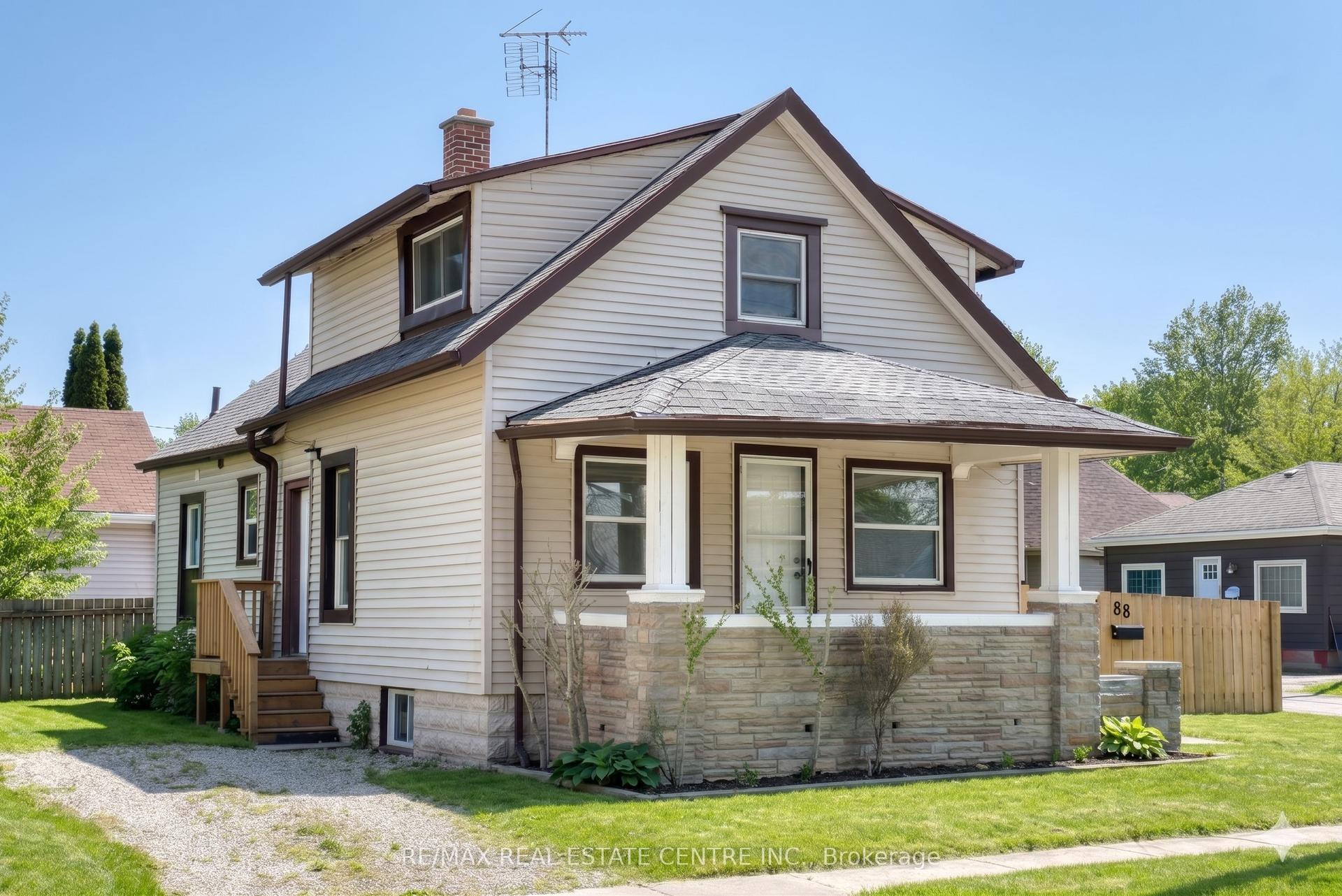 88 Lorne Avenue, Chatham-Kent — Detached for sale, photo 1
