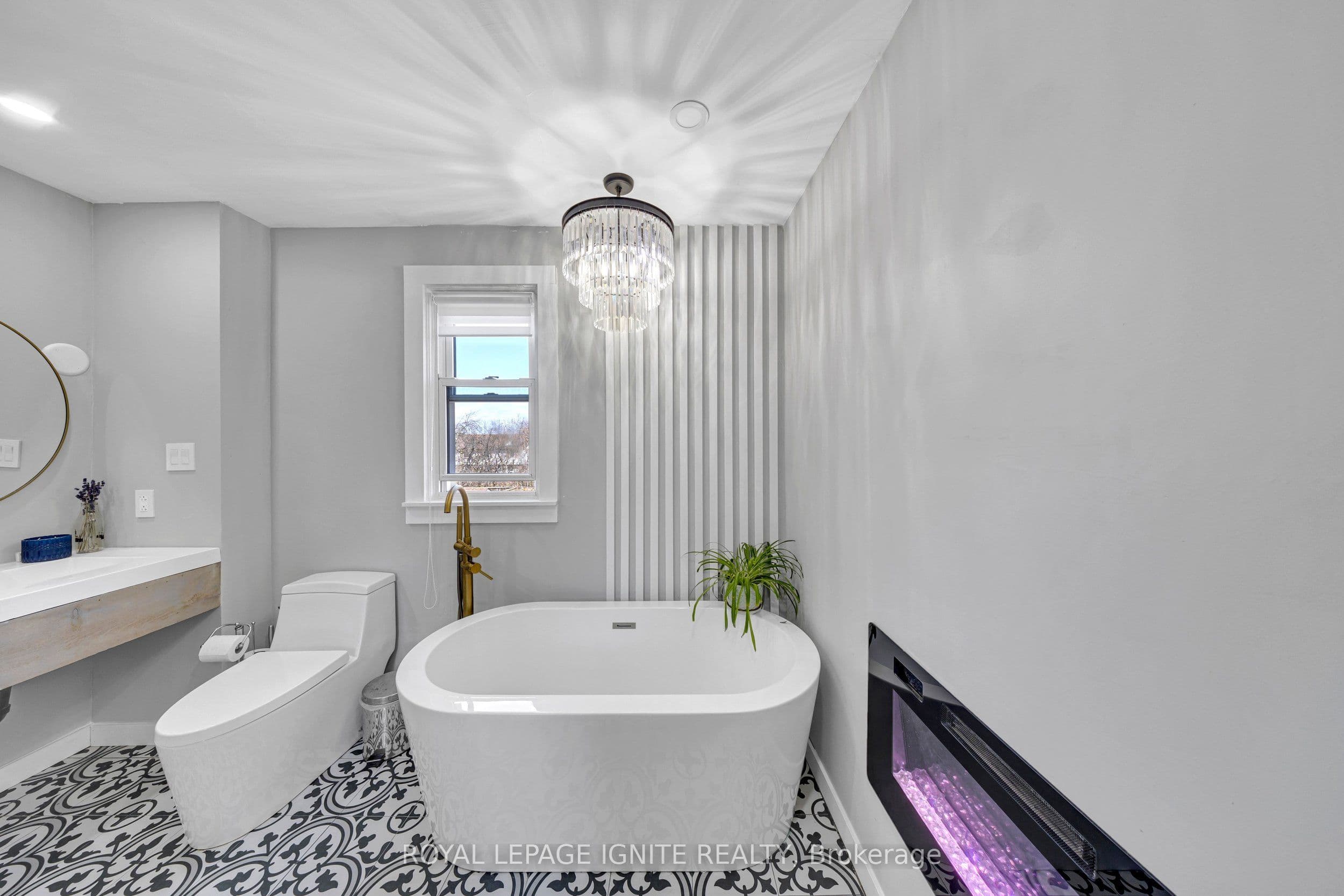 101 Gibbons Street — photo 1