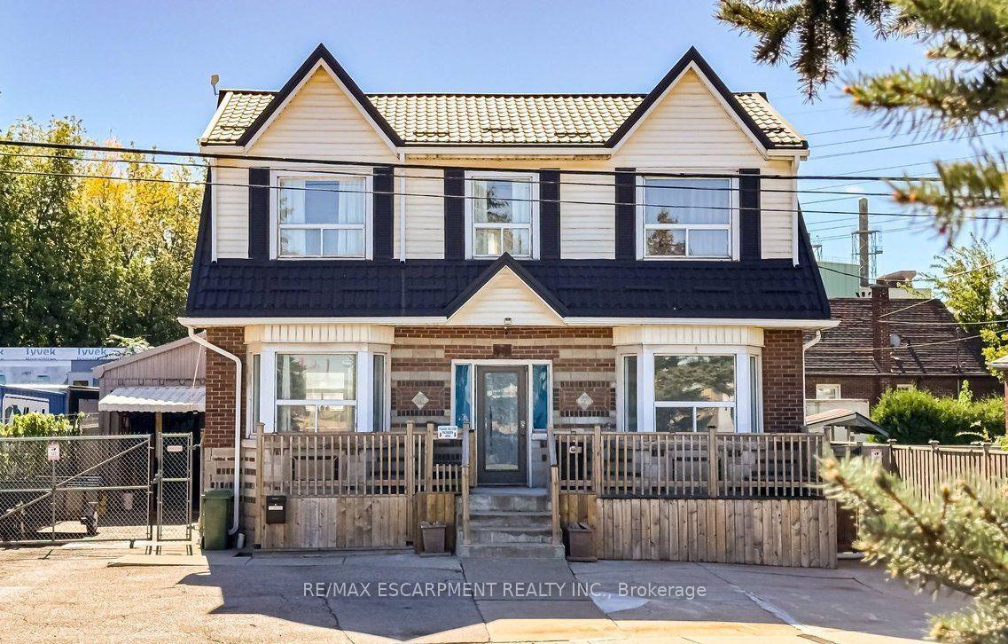 548 Beach Road, Hamilton — Detached for sale, photo 1