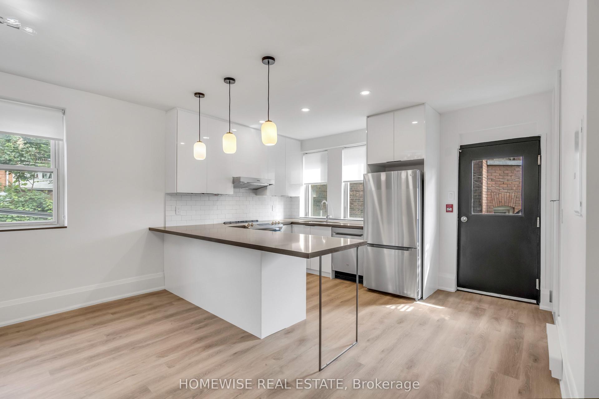 1340 King Street W 203 #203, Toronto — Multiplex for lease, photo 1