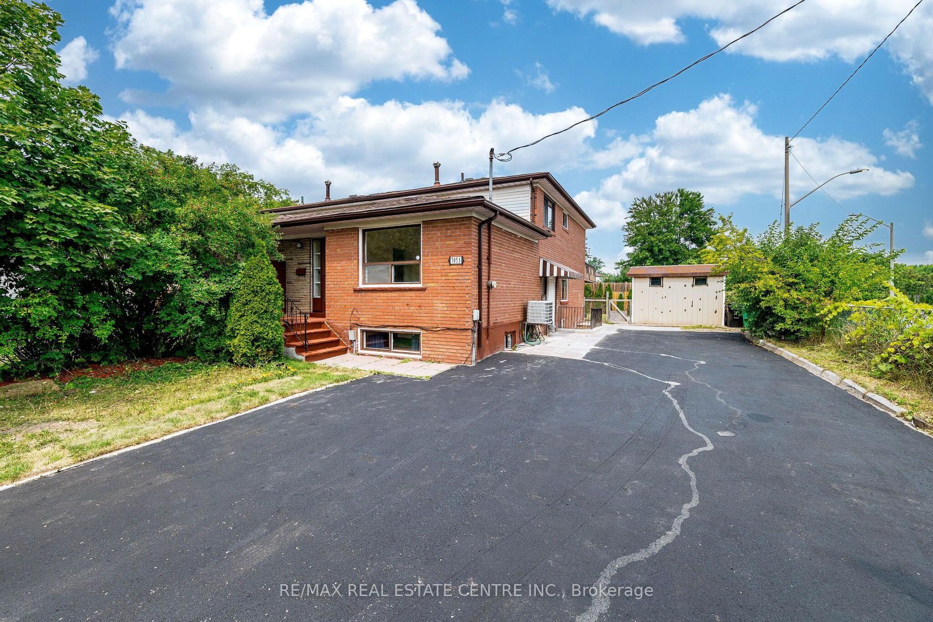 7053 Harwick Drive, Mississauga — Semi-Detached for sale, photo 1