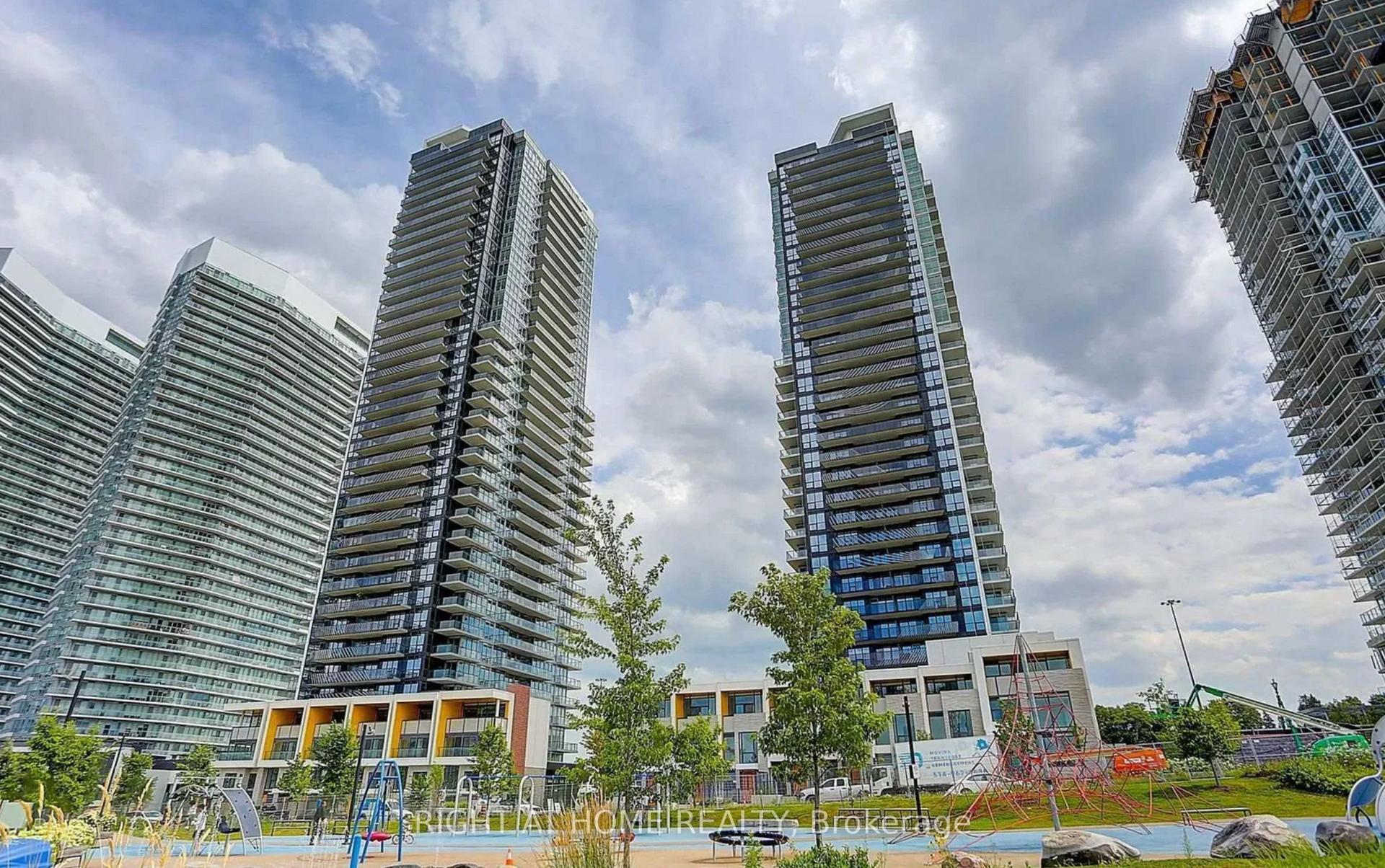 95 McMahon Drive 2808 #2808 — photo 1