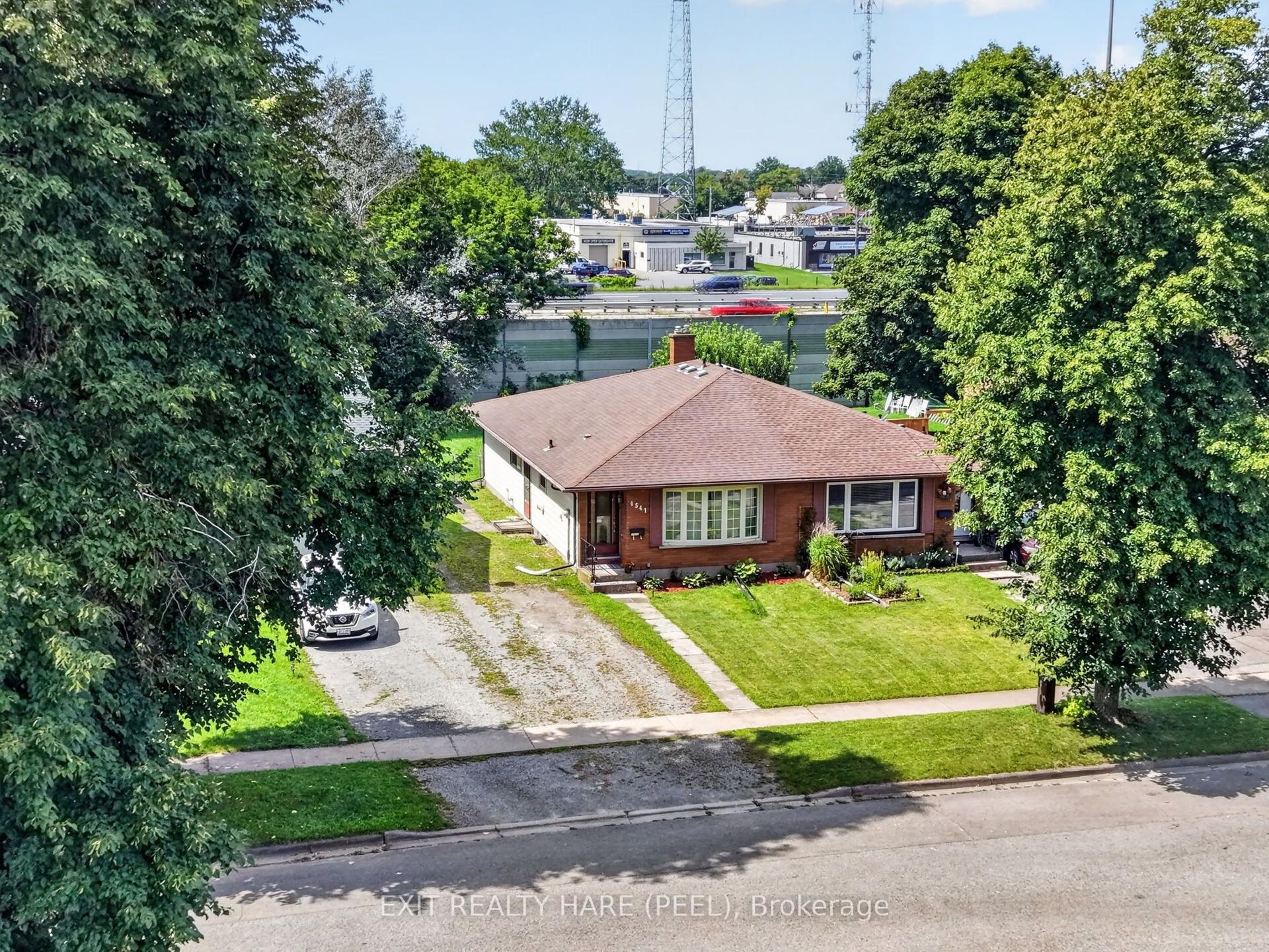 4541 Sussex Drive, Niagara Falls — Semi-Detached for sale, photo 1