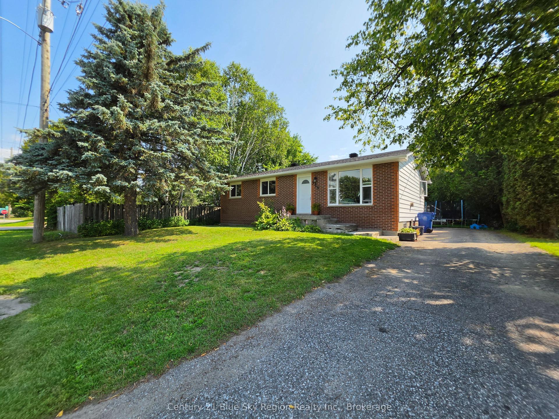 324 King Street, West Nipissing — Detached for sale, photo 1