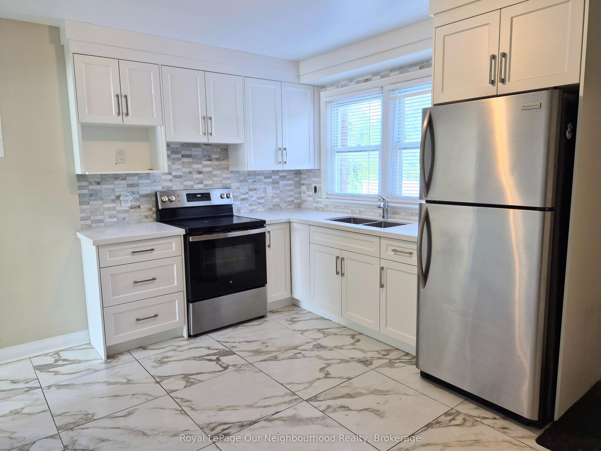 855 Simcoe Street N 2 #2, Oshawa — Multiplex for lease, photo 1