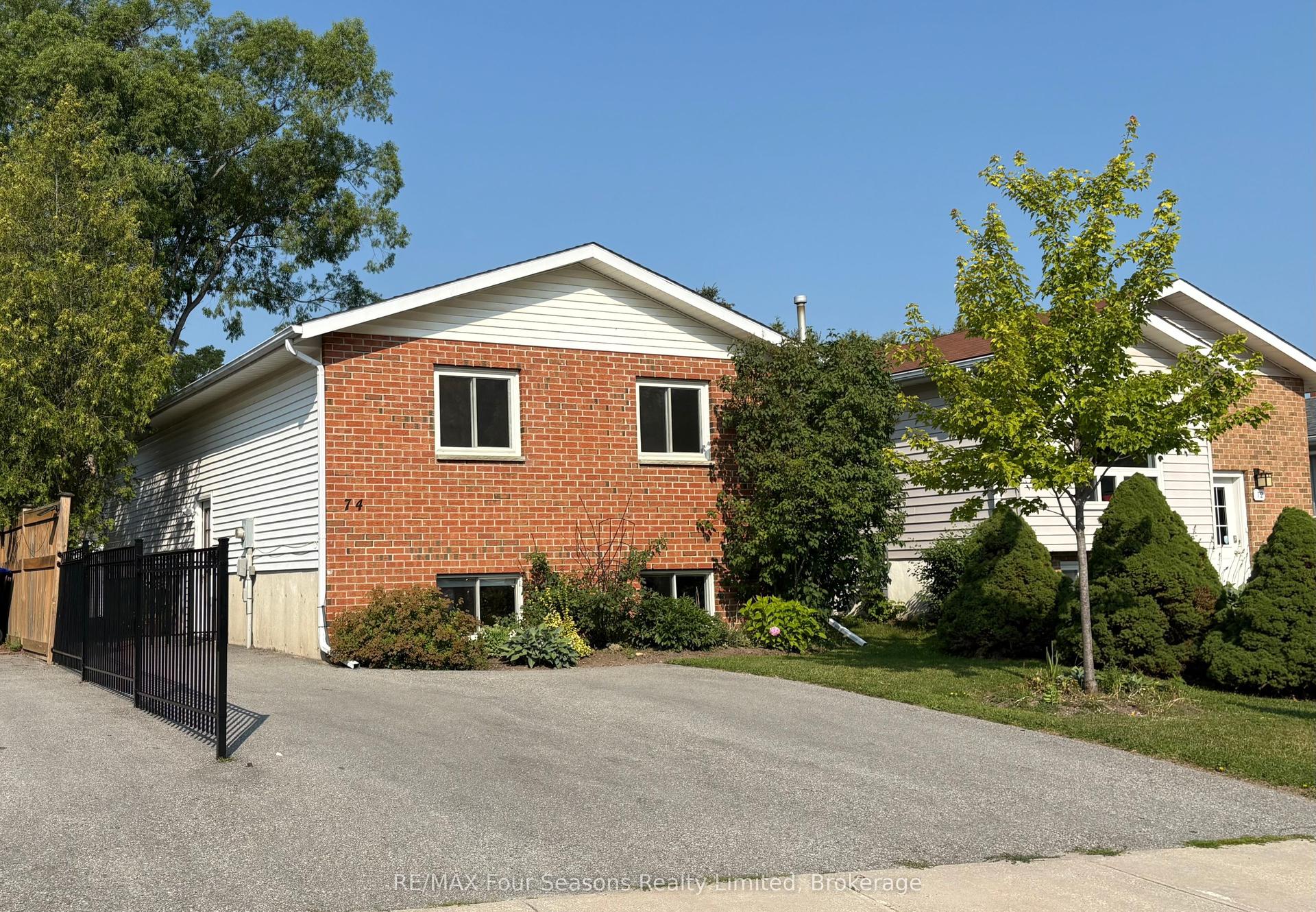 74 Telfer Road, Collingwood — Detached for sale, photo 1