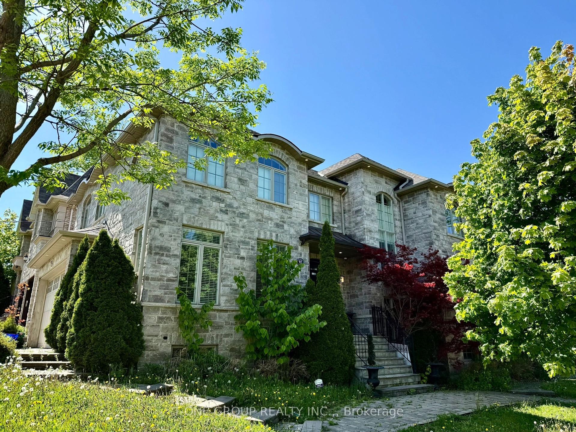 92 Grandview Avenue — photo 1