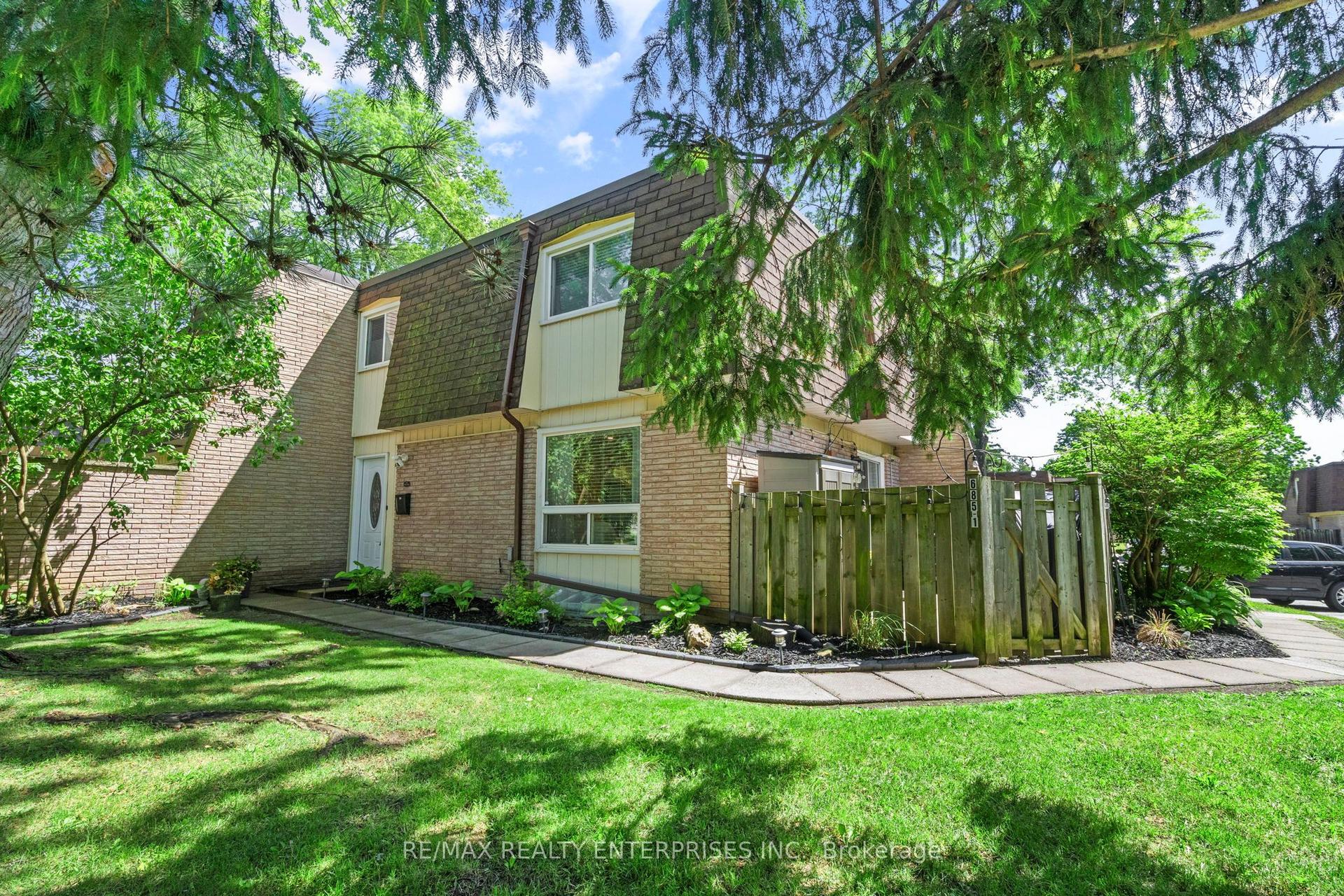 685 Francis Road 1 #1 — photo 1