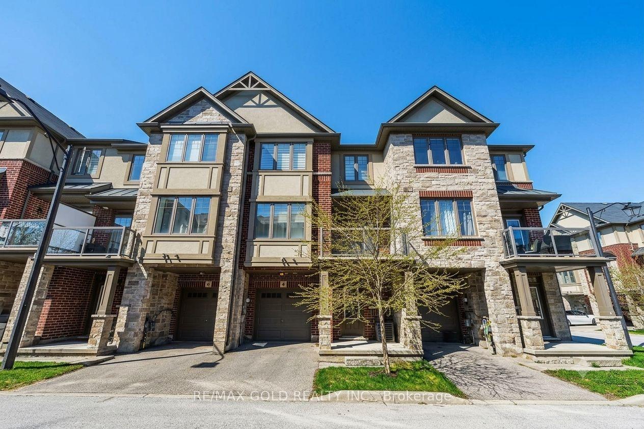 4 Bird Lane, Hamilton — Townhouse for lease, photo 1