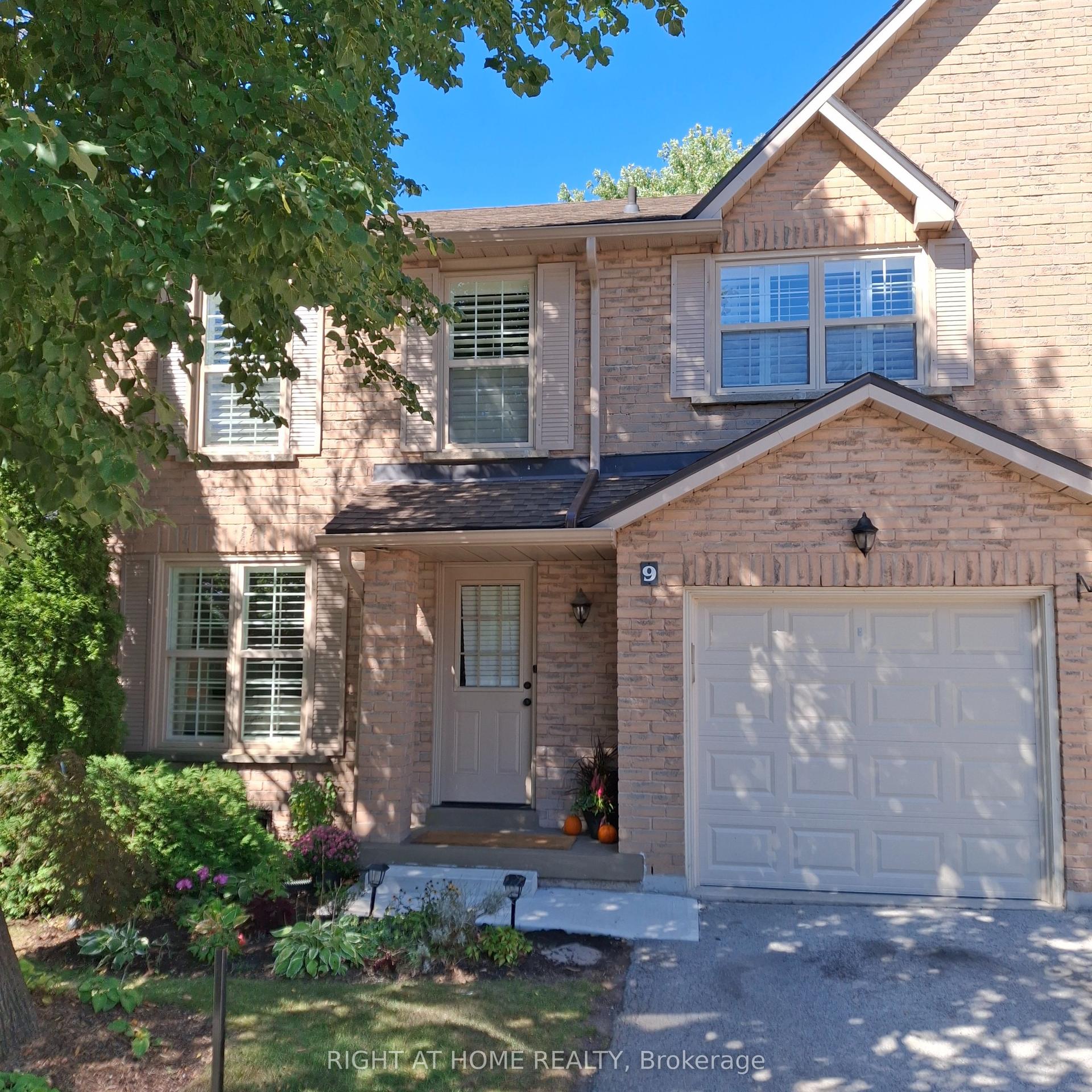 2272 Mowat Avenue 9 #9, Oakville — Condo Town for sale, photo 1