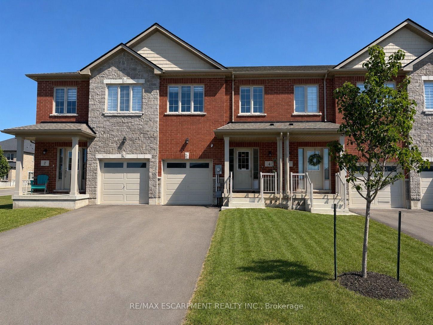 4 Harmony Way, Welland — Townhouse for lease, photo 1