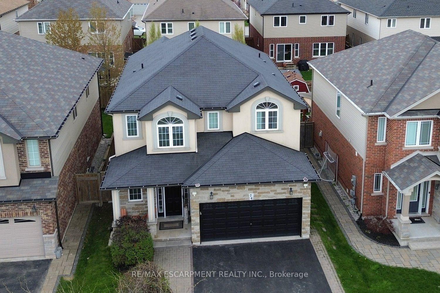 74 Lampman Drive, Grimsby — Detached for sale, photo 1